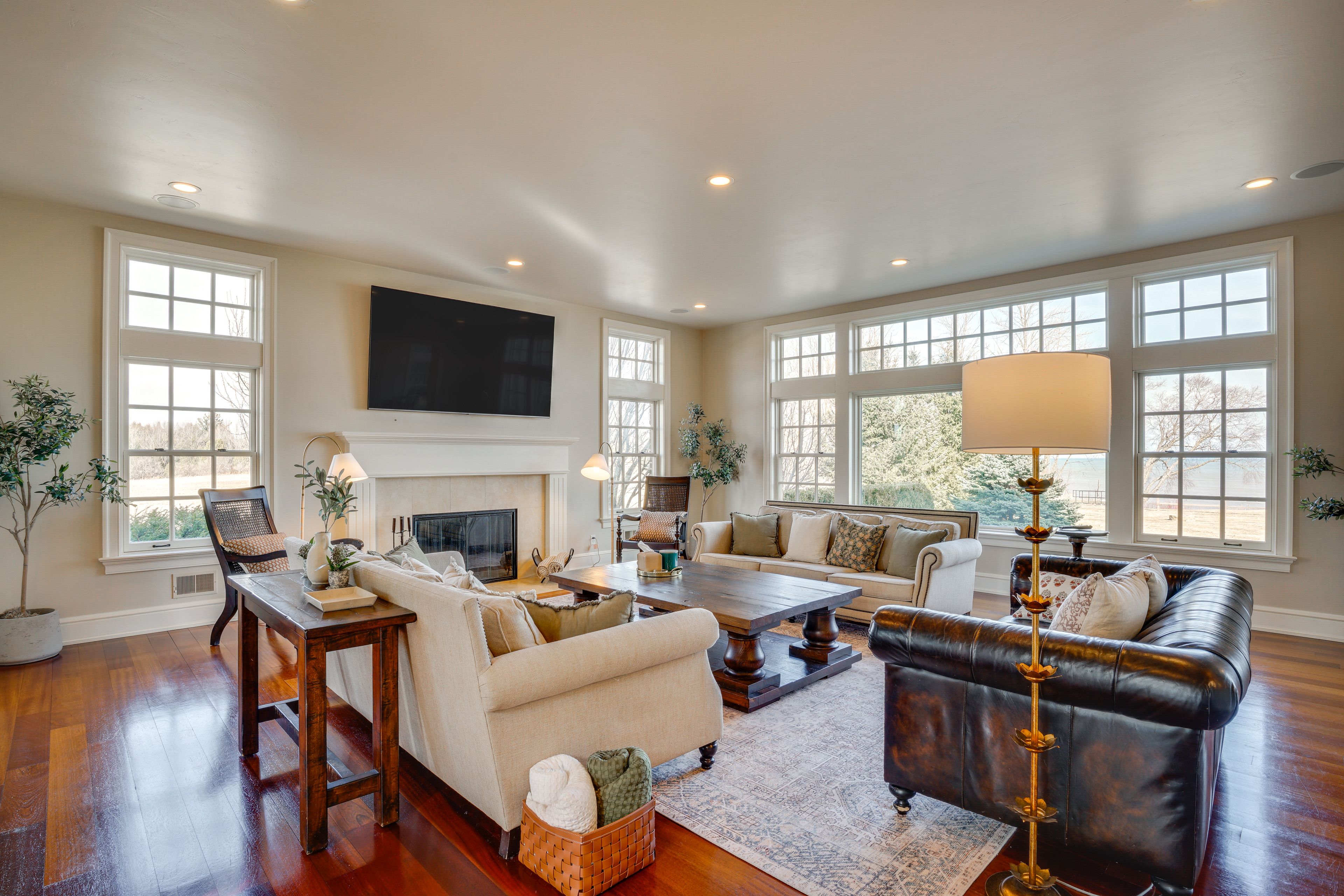 Living Room | 1st Floor | Smart TV | Fireplace | Central Heating & A/C