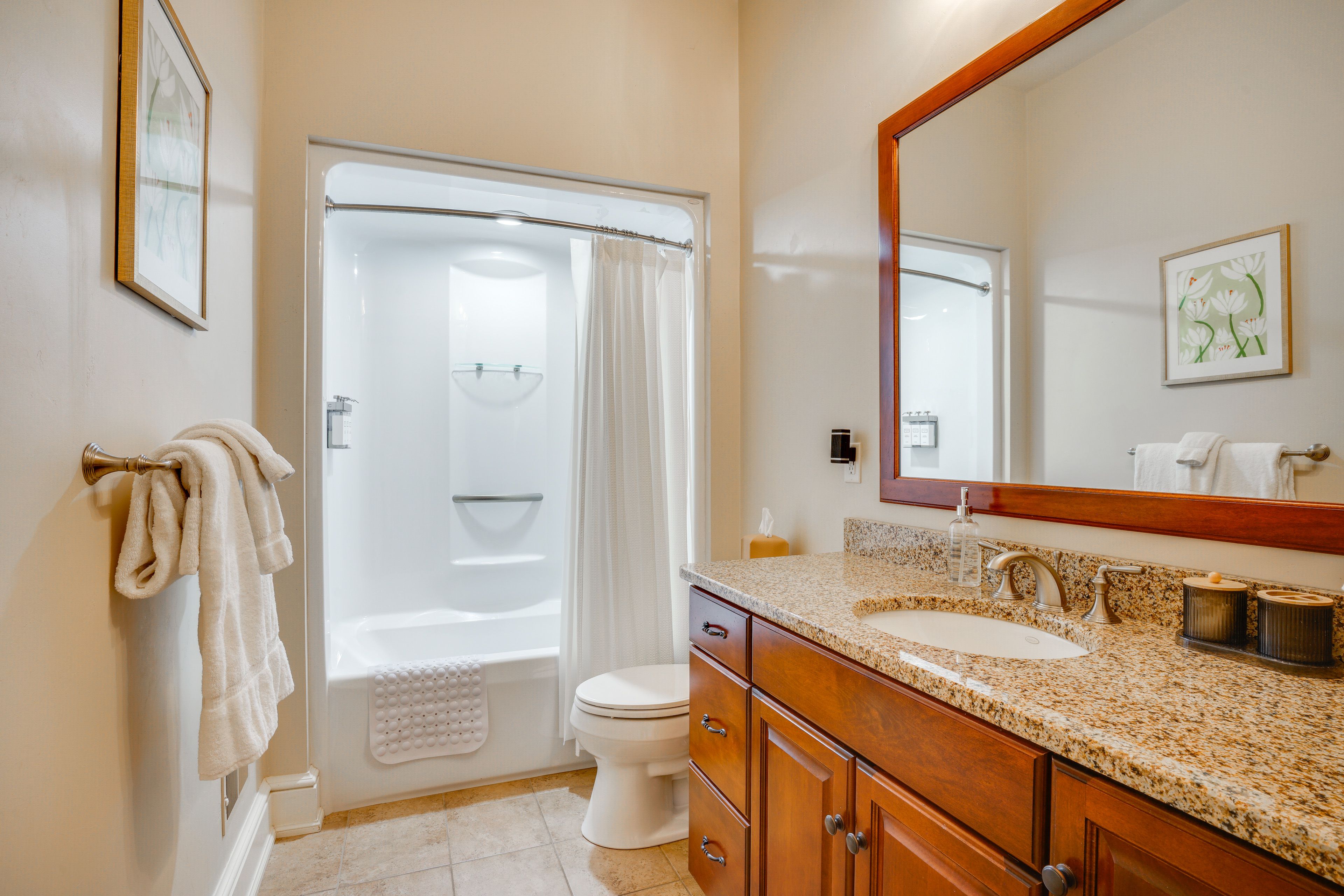 Full Bathroom | 1st Floor