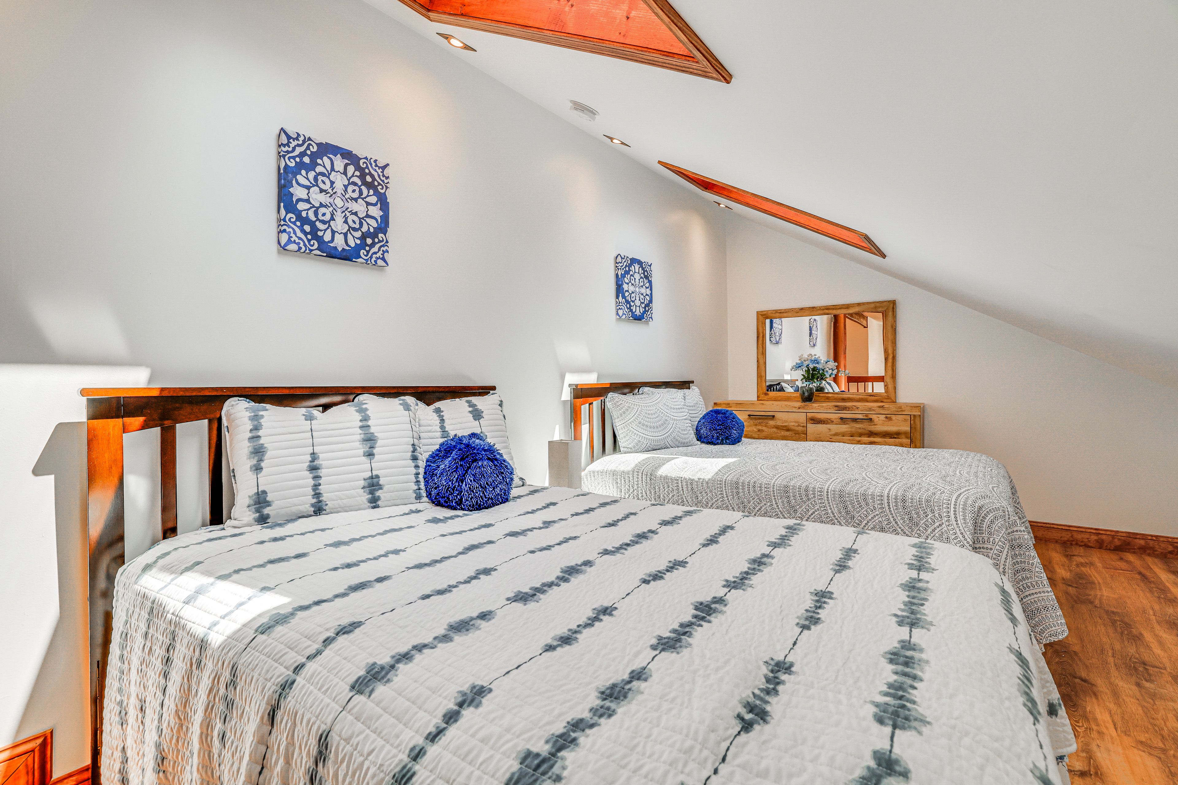 Bonus Room 2 | 2nd Floor | 2 Full Beds