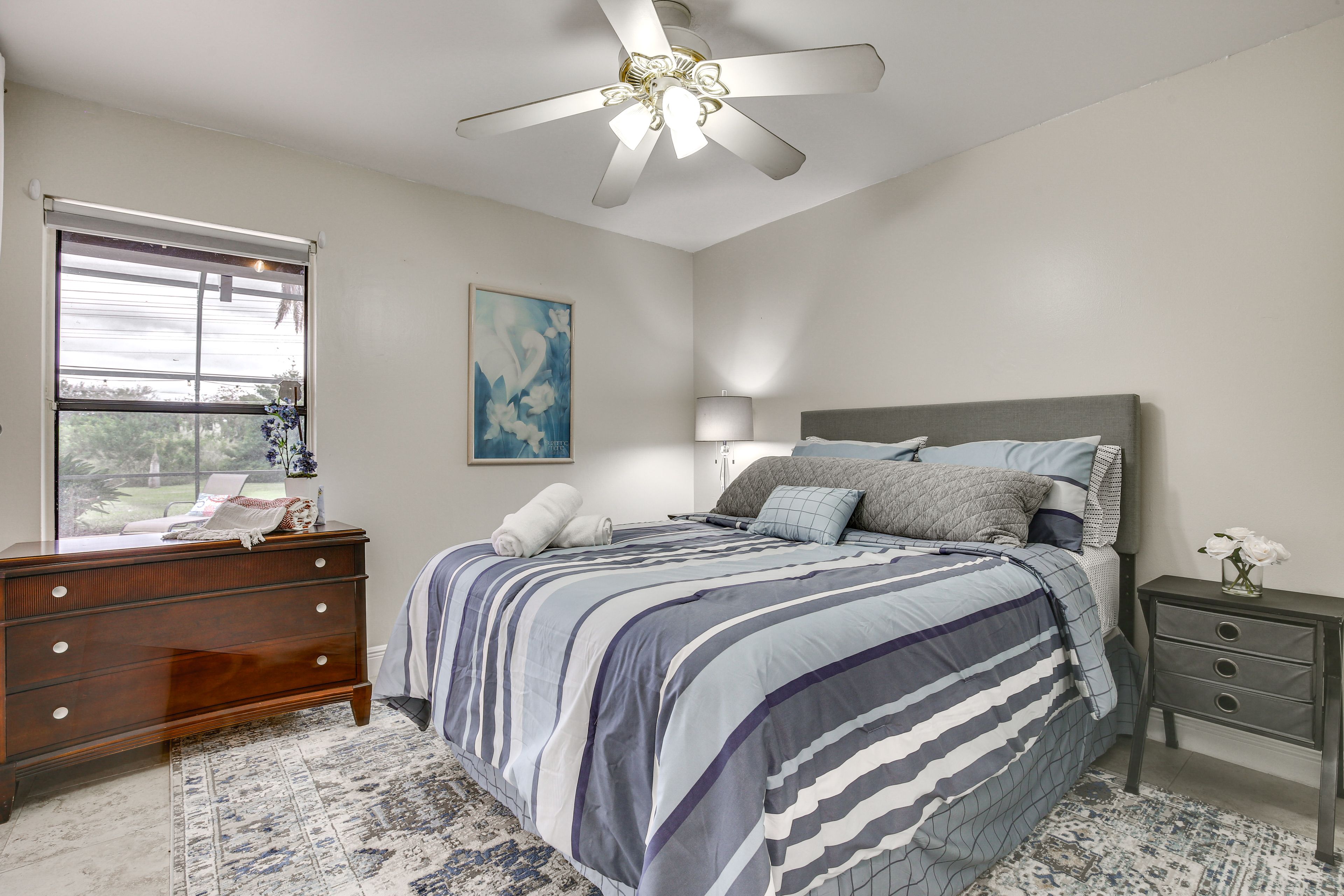 Bedroom 2 | Queen Bed