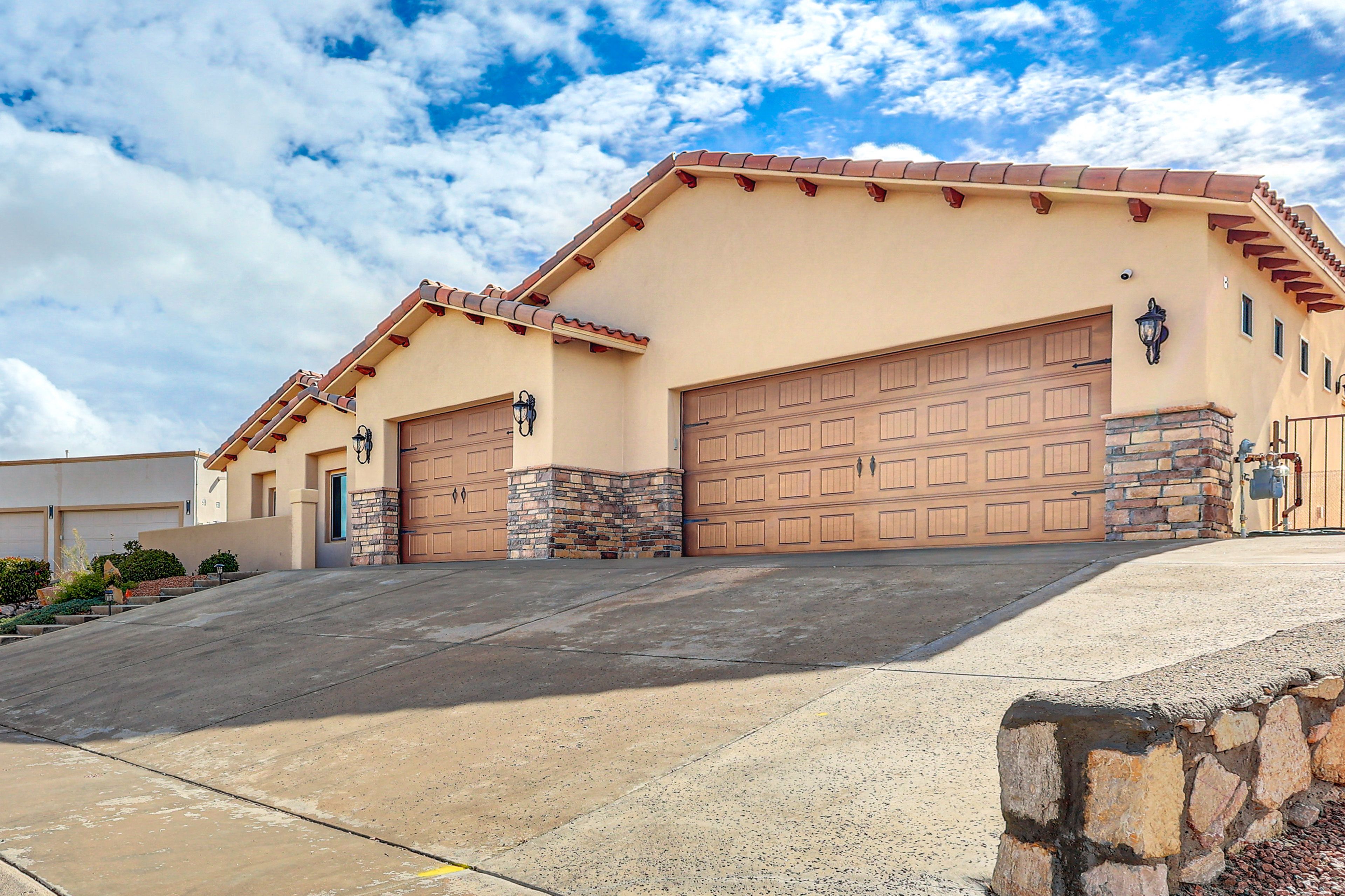 Parking | Steep Driveway (3 Vehicles) | Free Street Parking