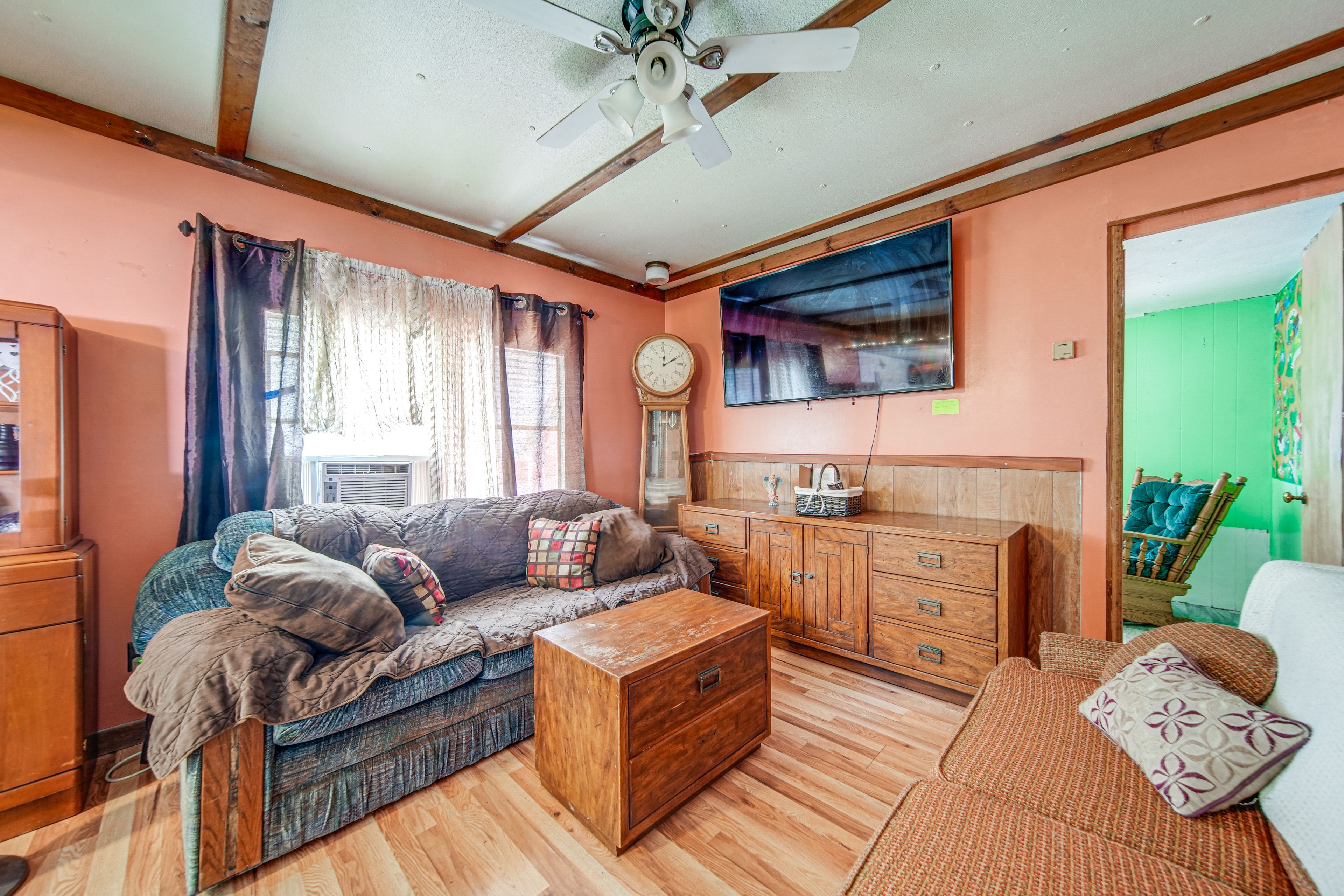 Living Room | Smart TV | Queen Sleeper Sofa | Single-Story Home