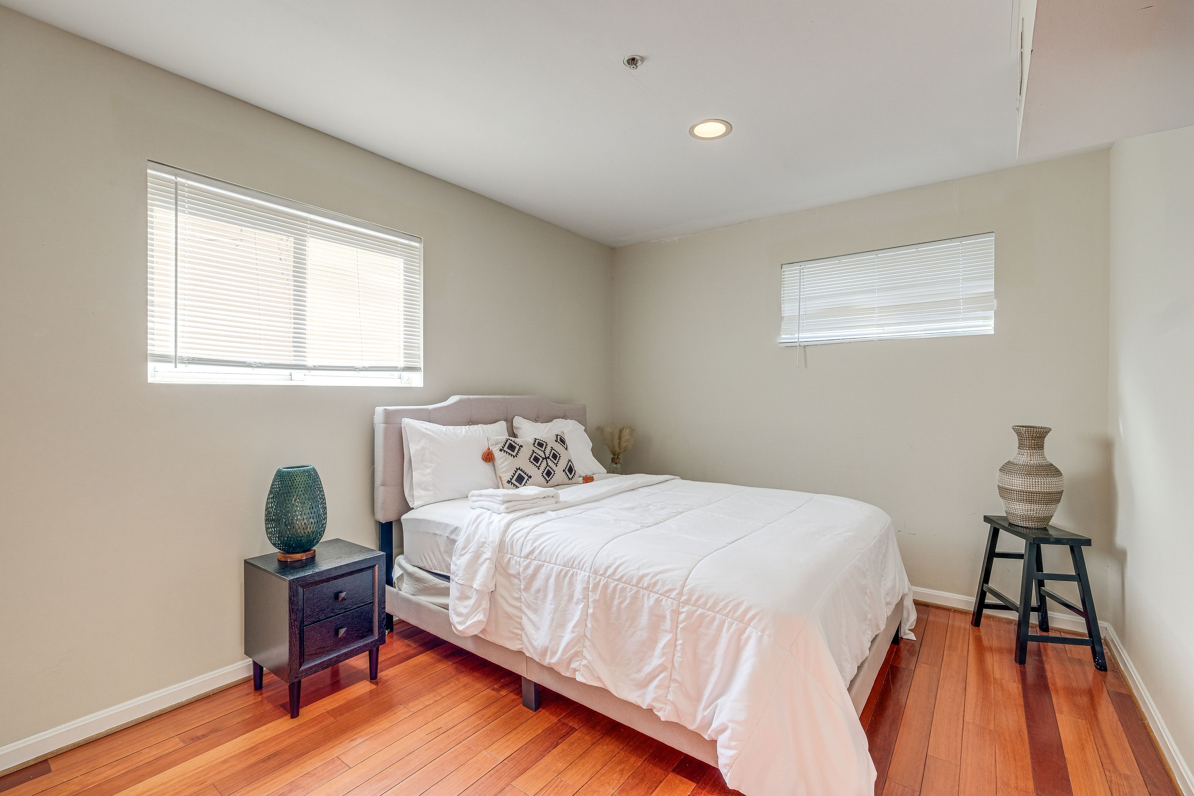 Bedroom 2 | Queen Bed