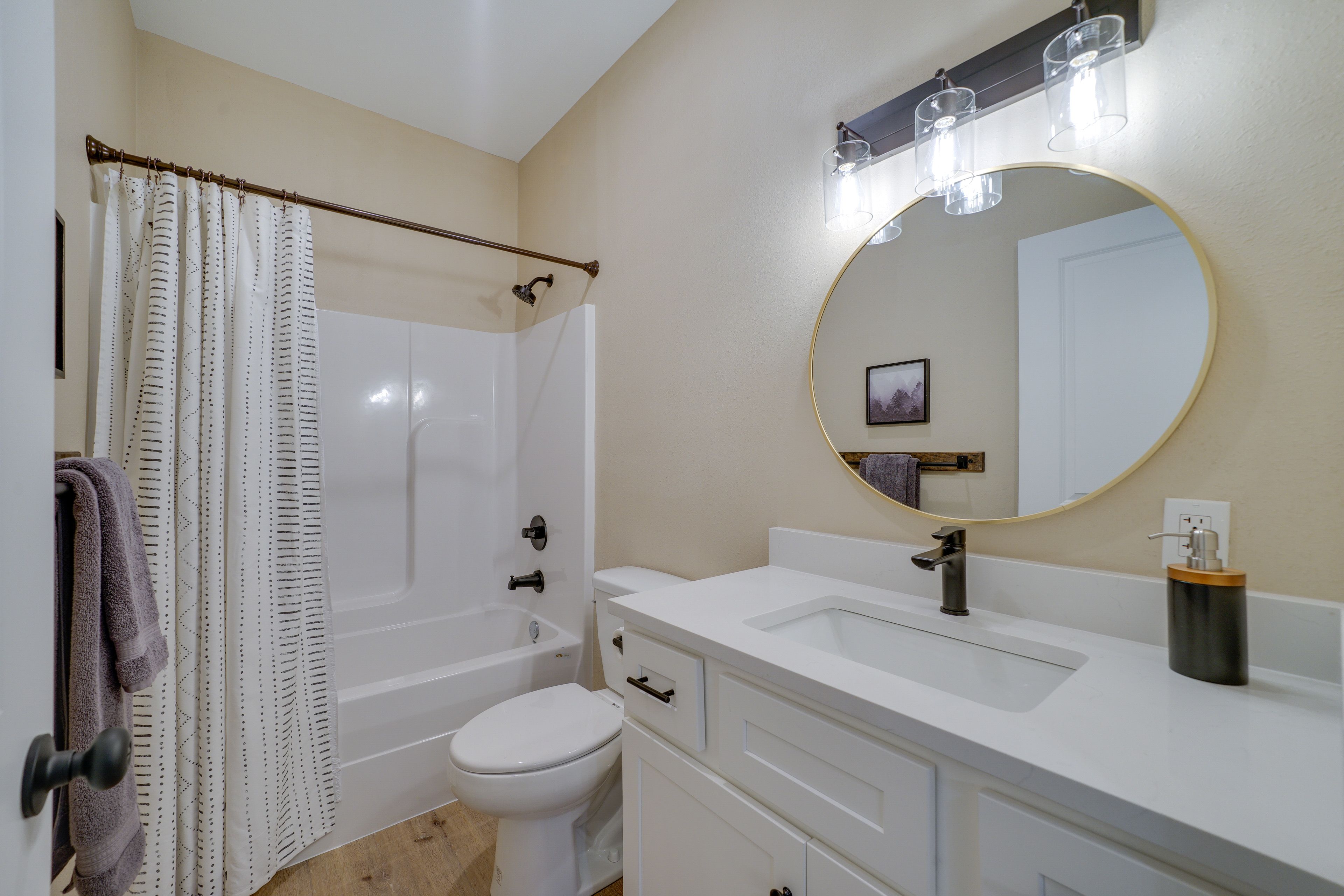 Full Bathroom