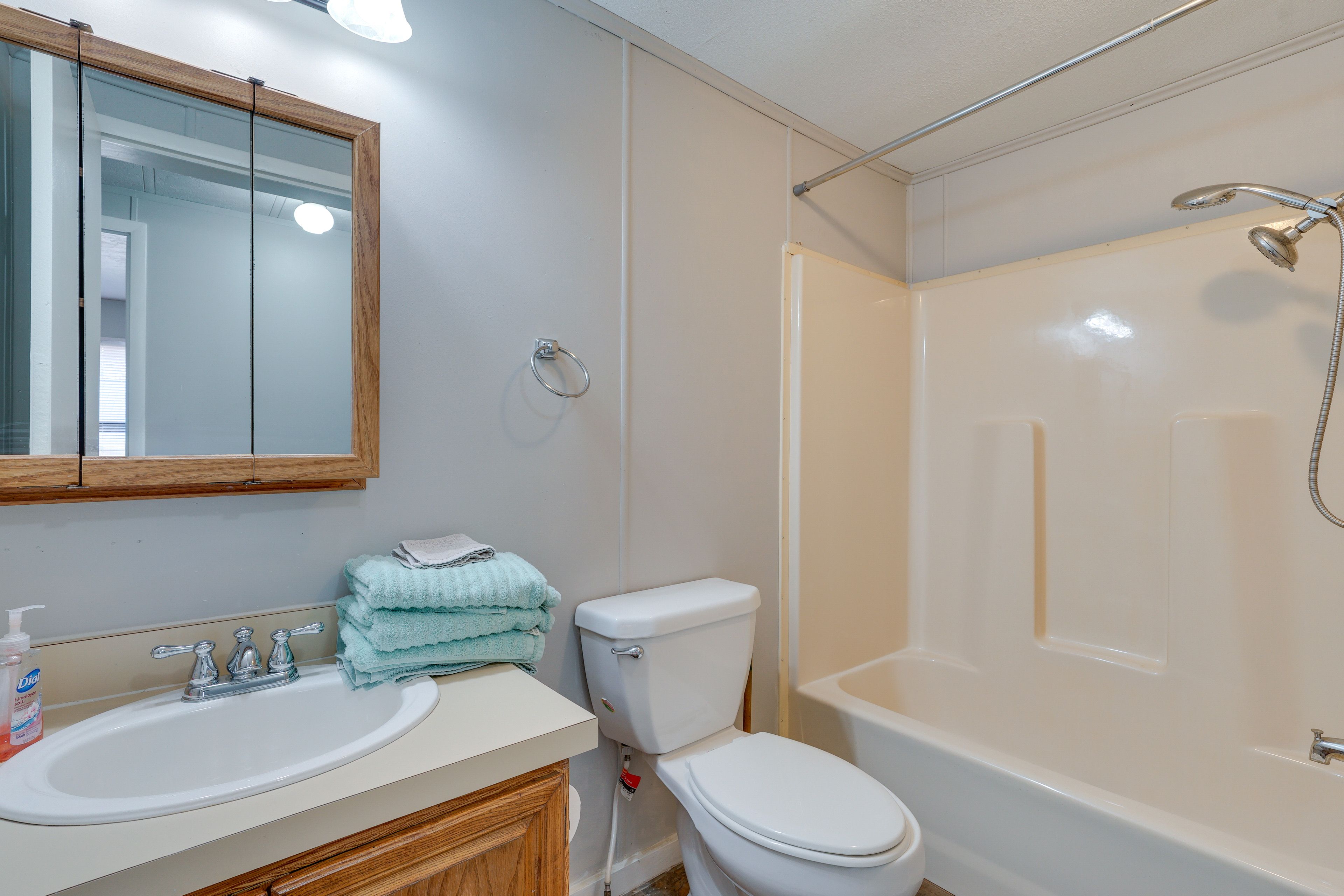 Full Bathroom