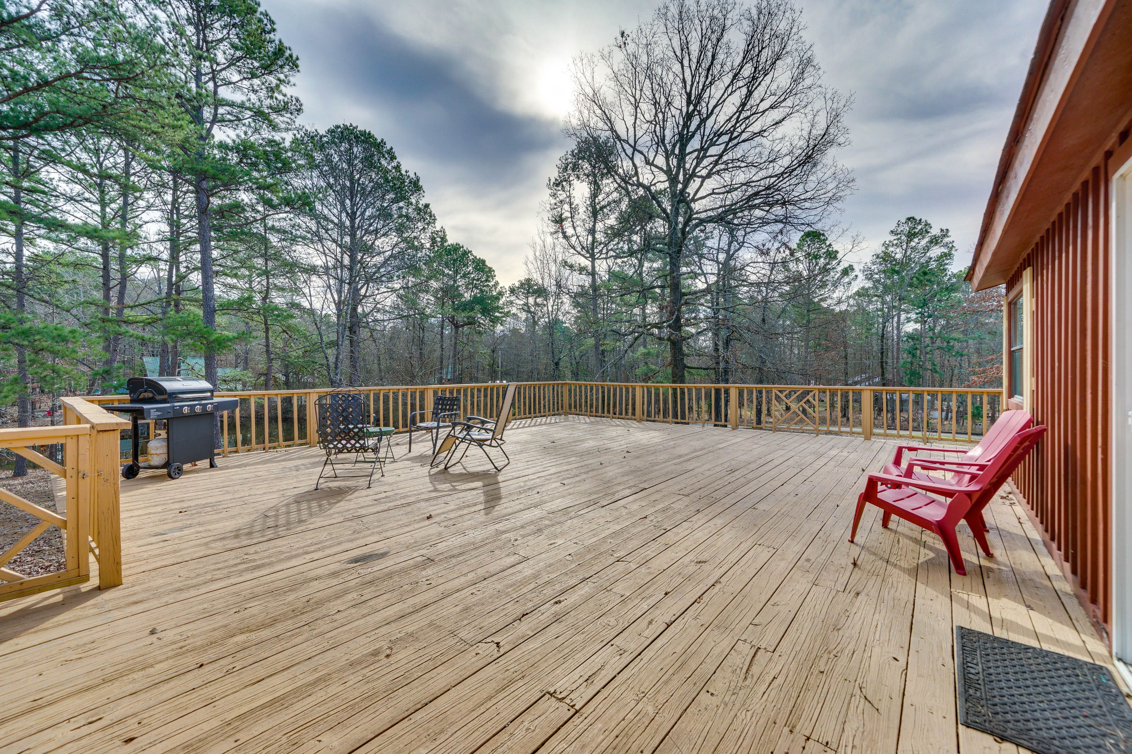 Spacious Deck | Gas Grill