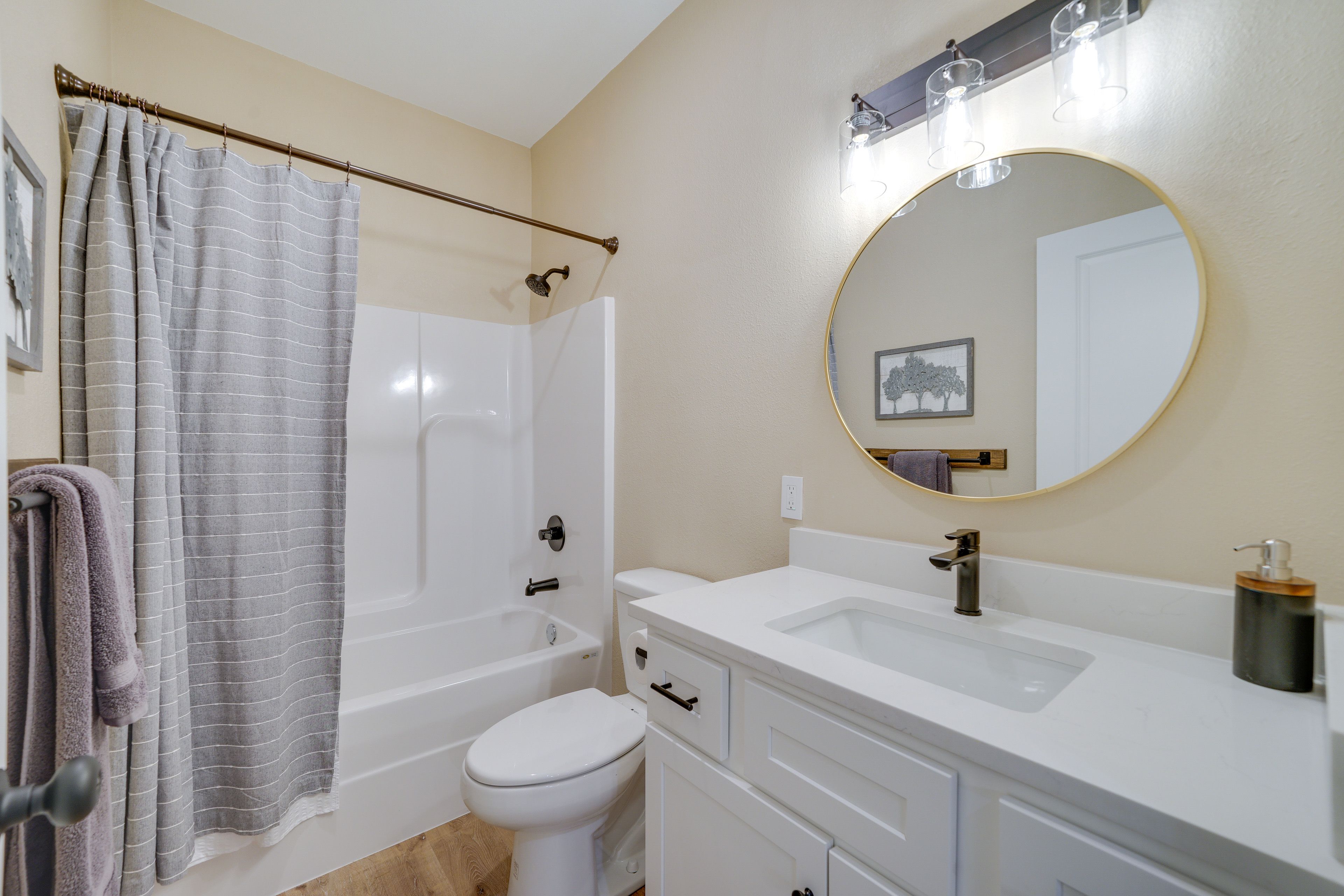 Full Bathroom