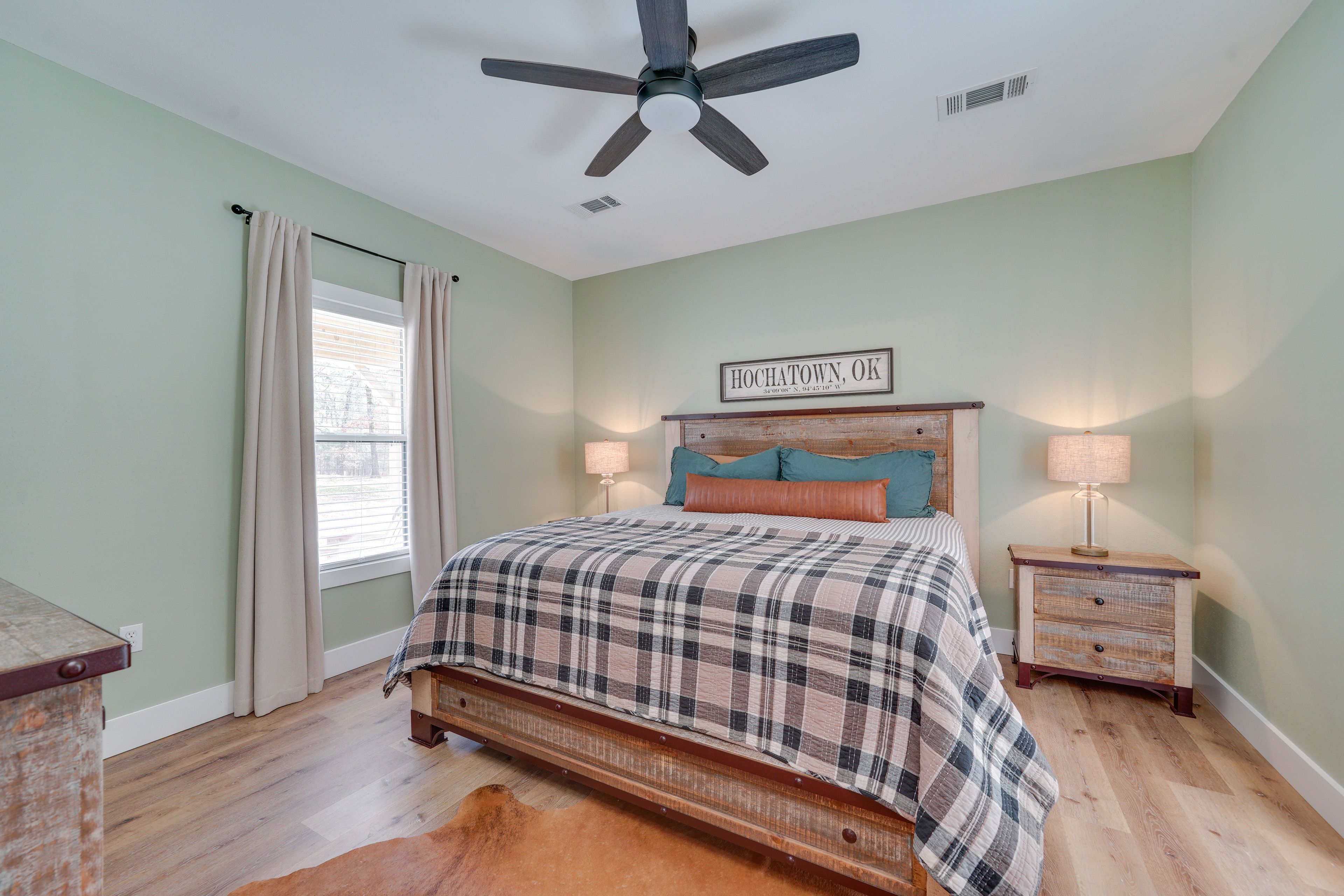 Bedroom 1 | King Bed | Linens Provided | En-Suite Bathroom