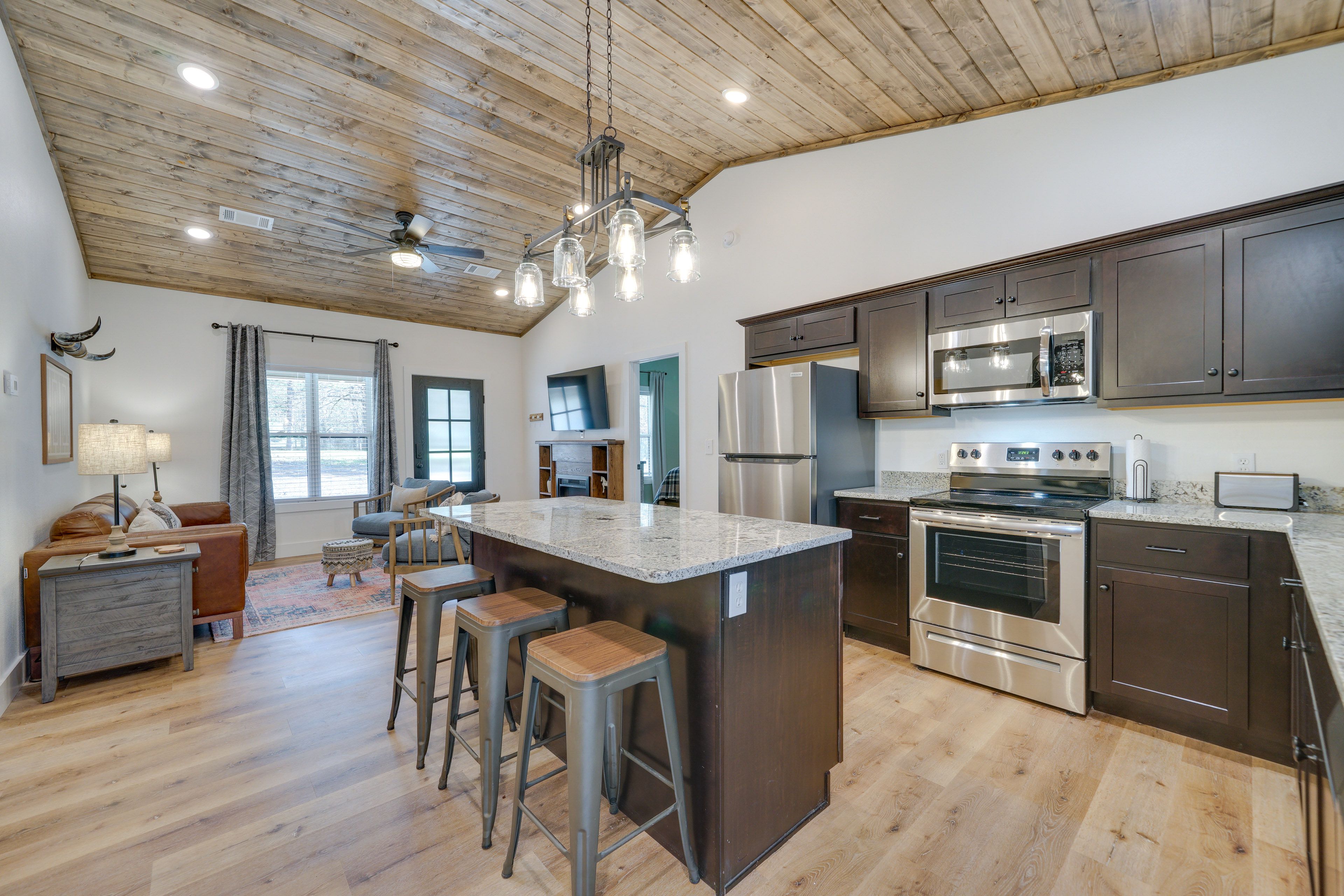Kitchen | Free WiFi | Central A/C & Heat