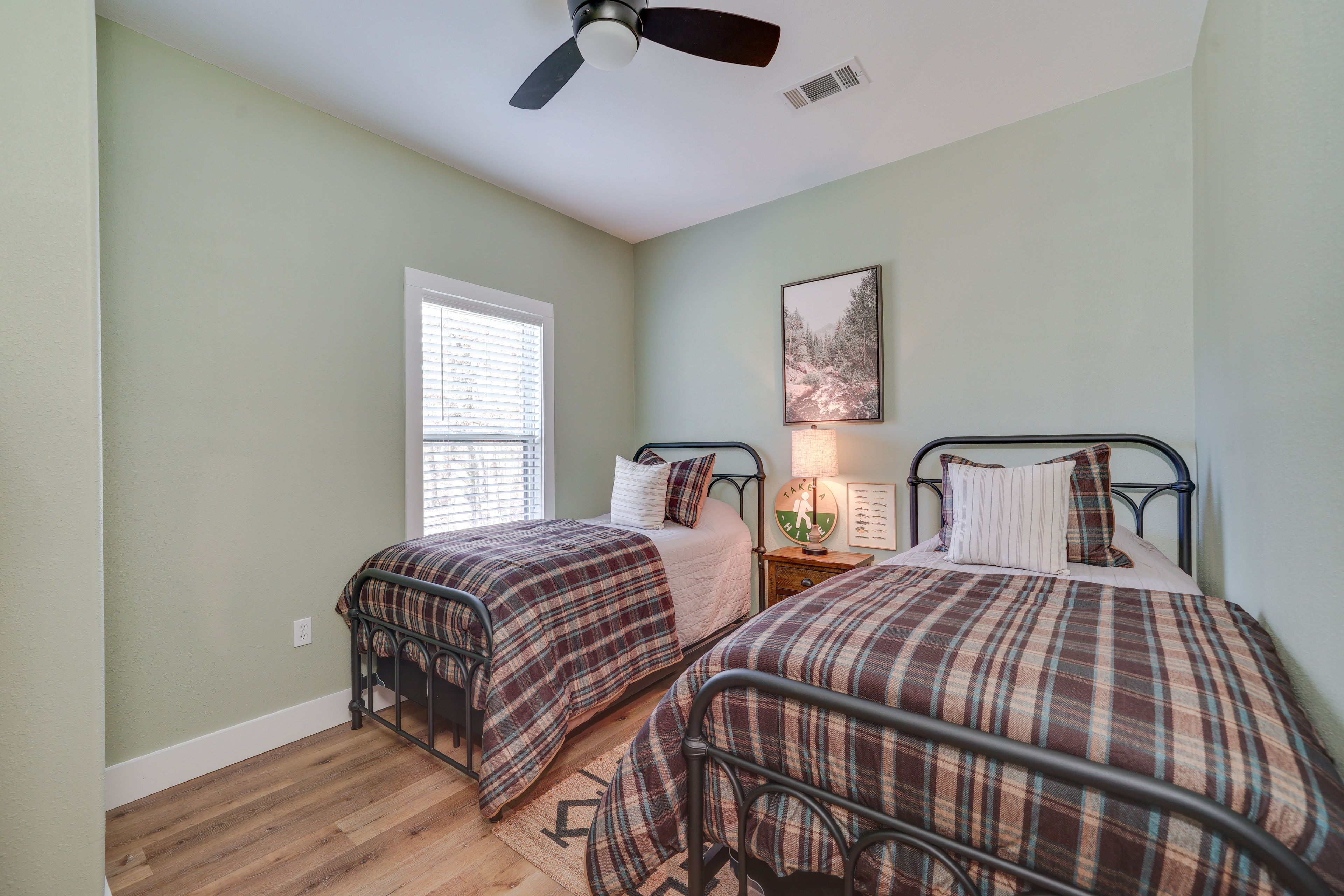 Bedroom 3 | 2 Twin Beds