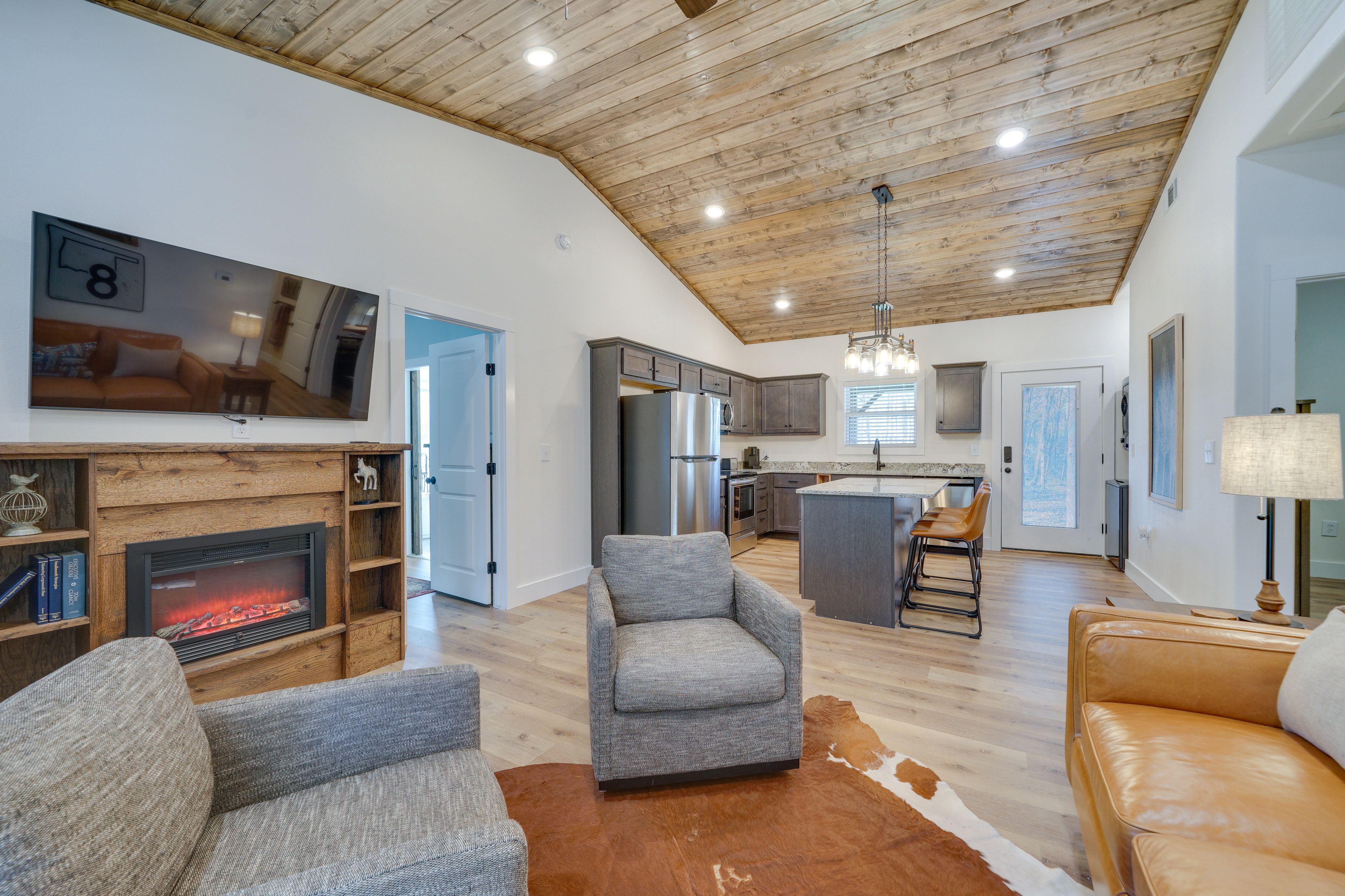 Broken Bow Vacation Rental | 3BR | 2BA | 1,300 Sq Ft | 1 Step Required