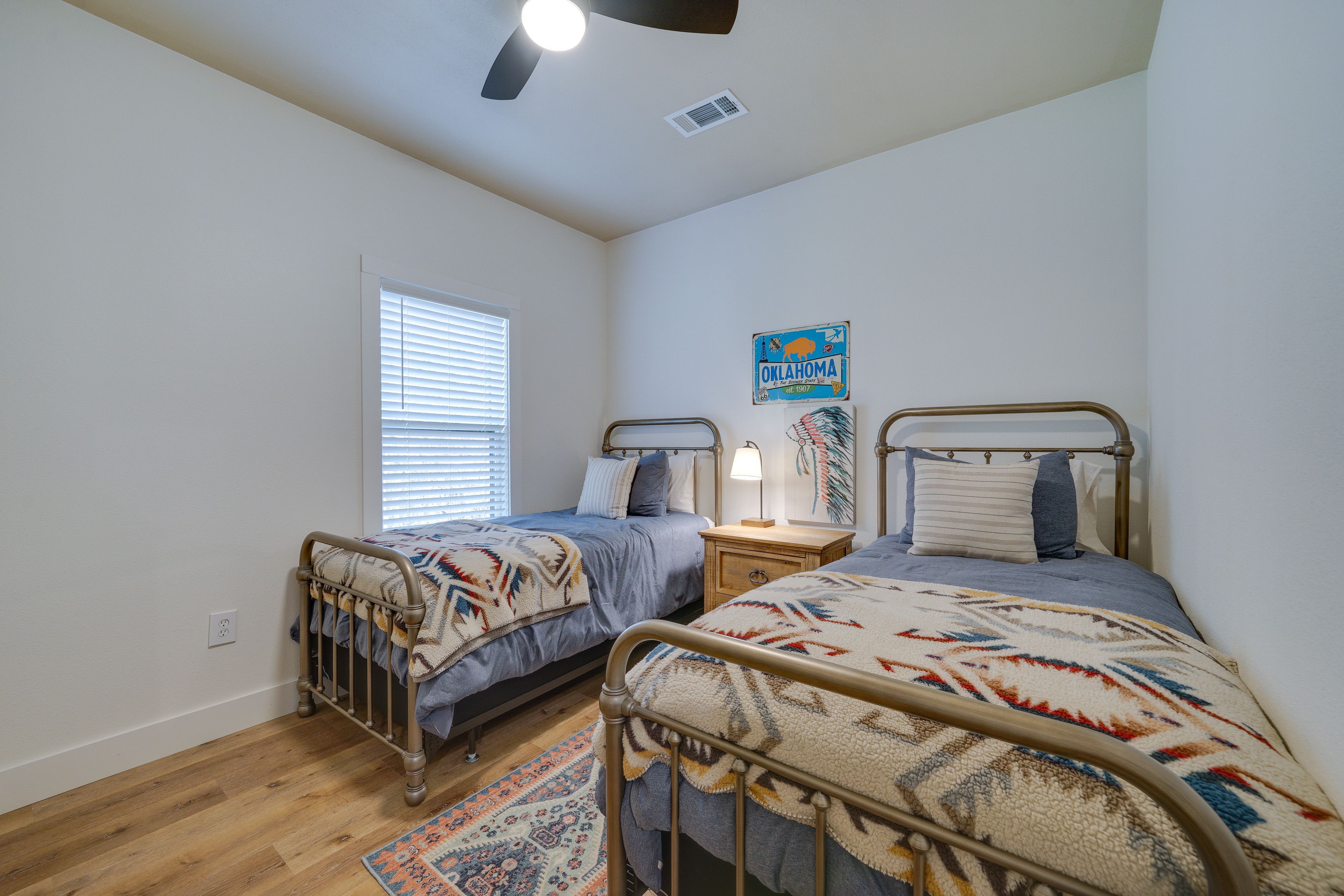 Bedroom 3 | 2 Twin Beds