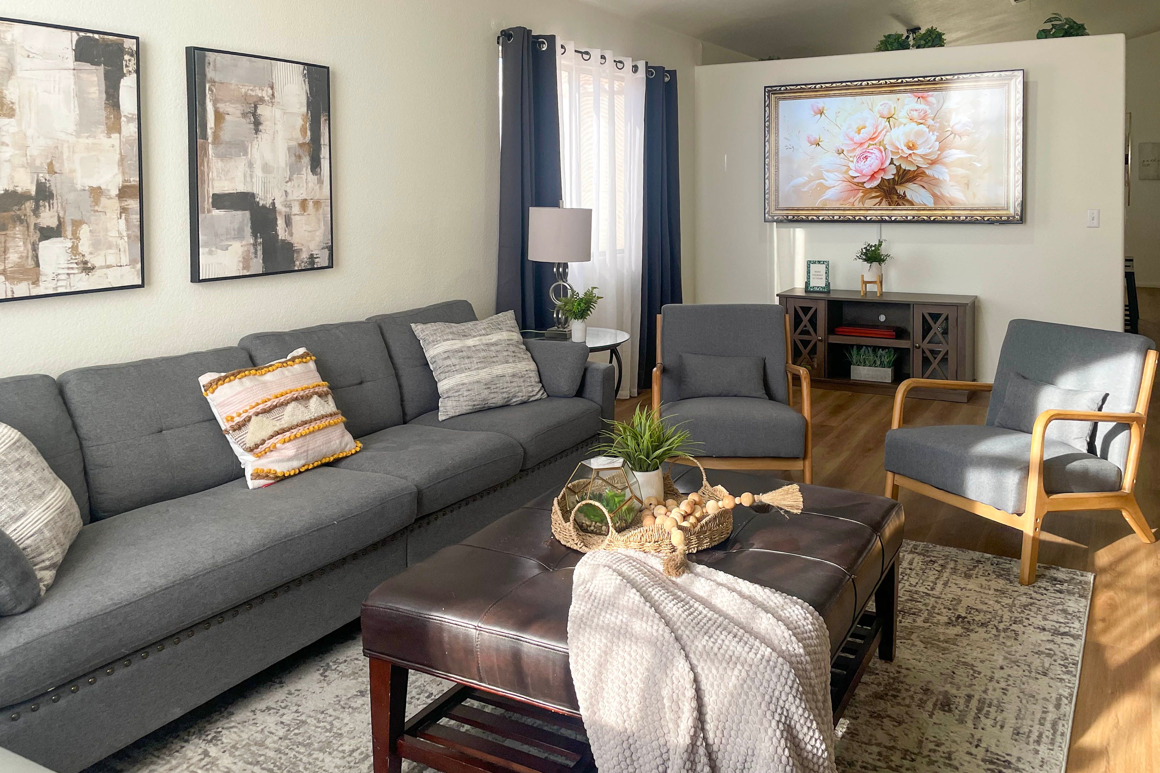 Las Vegas Vacation Rental | 3BR | 2BA | 1,599 Sq Ft | Small Step for Entry