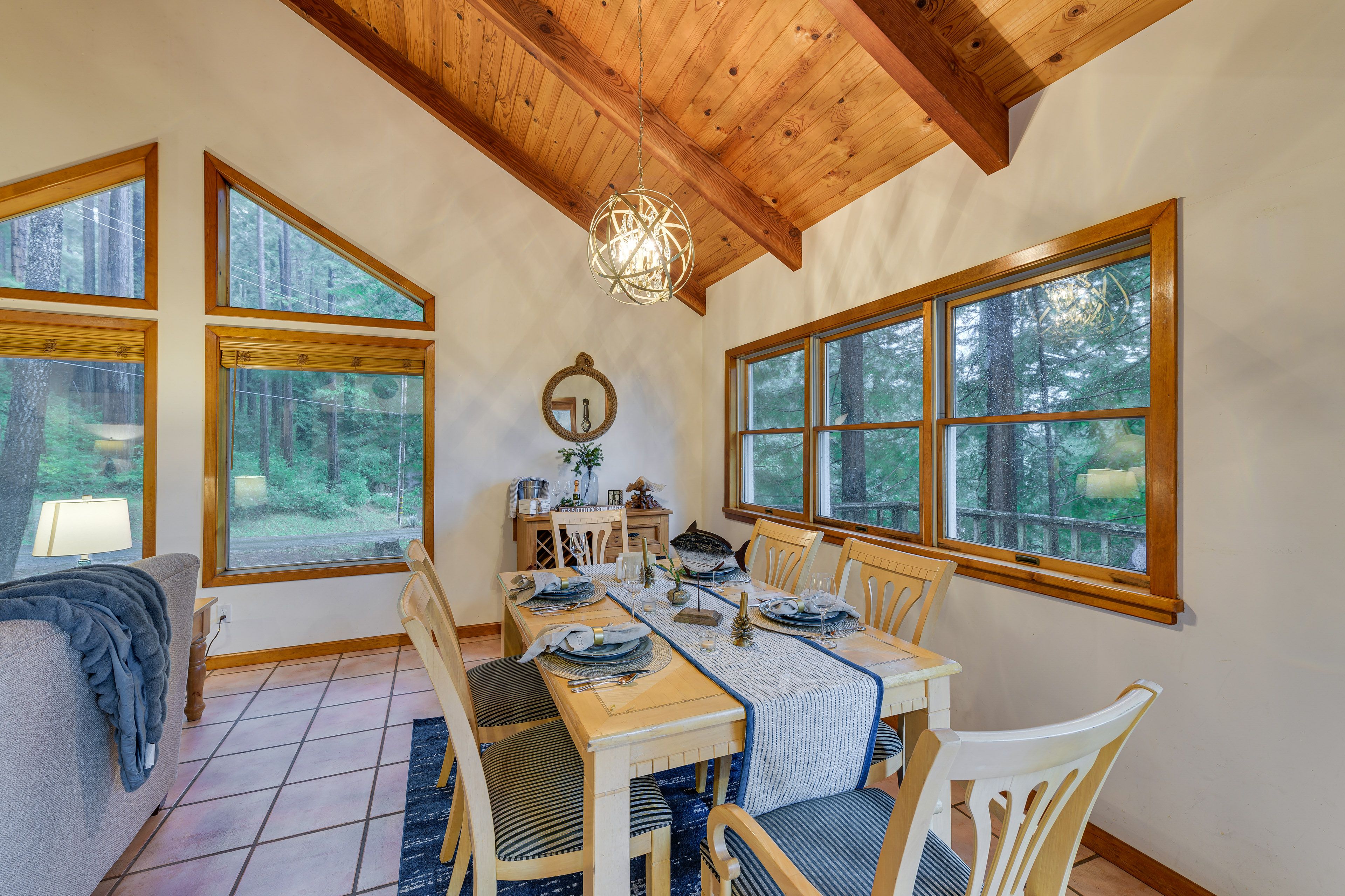 Dining Area | Main Floor