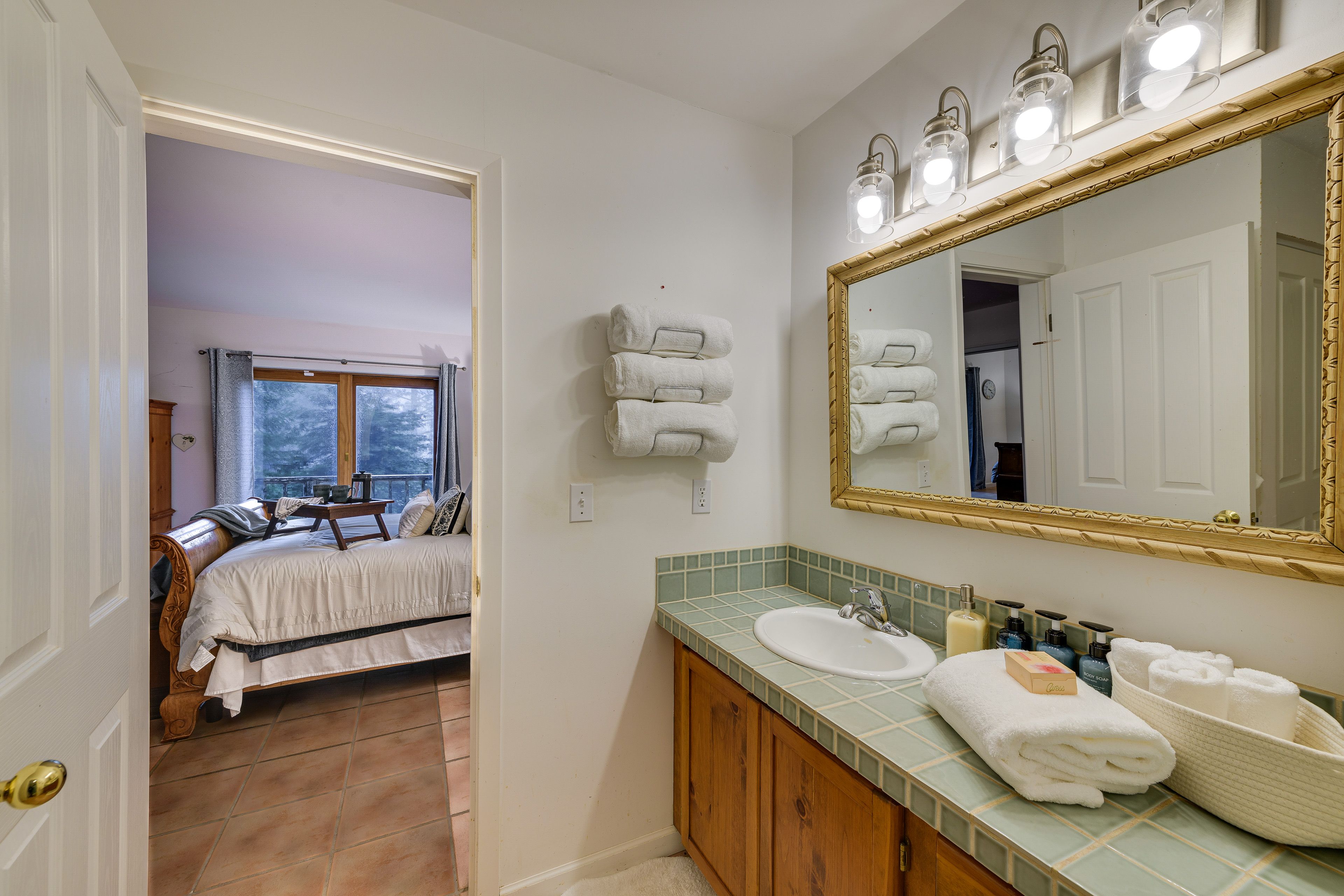 En-Suite Bathroom | Complimentary Toiletries