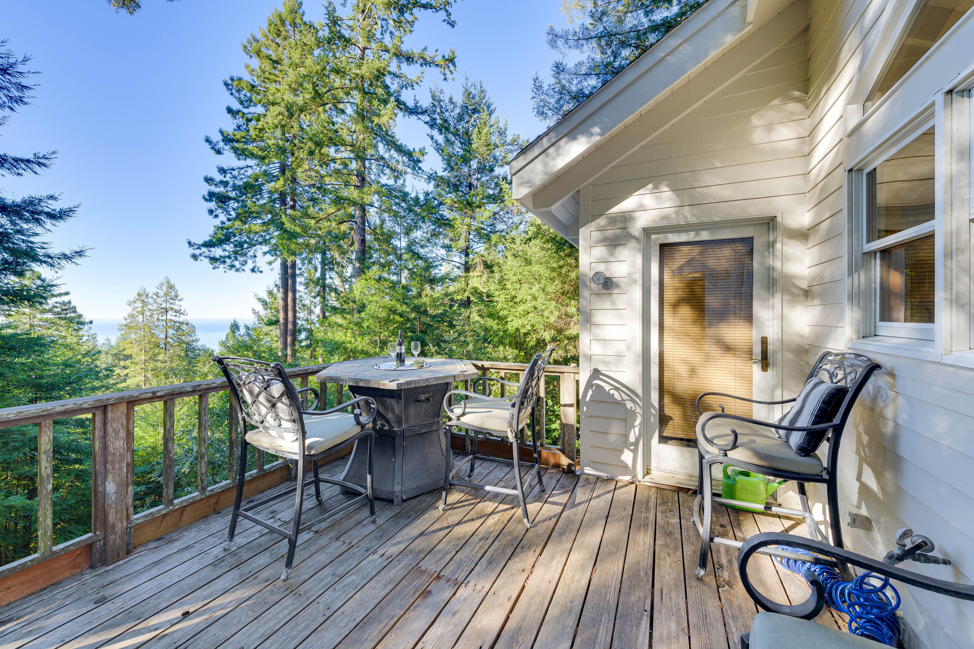 2-Level Deck | Gas Fire Table | Ocean View