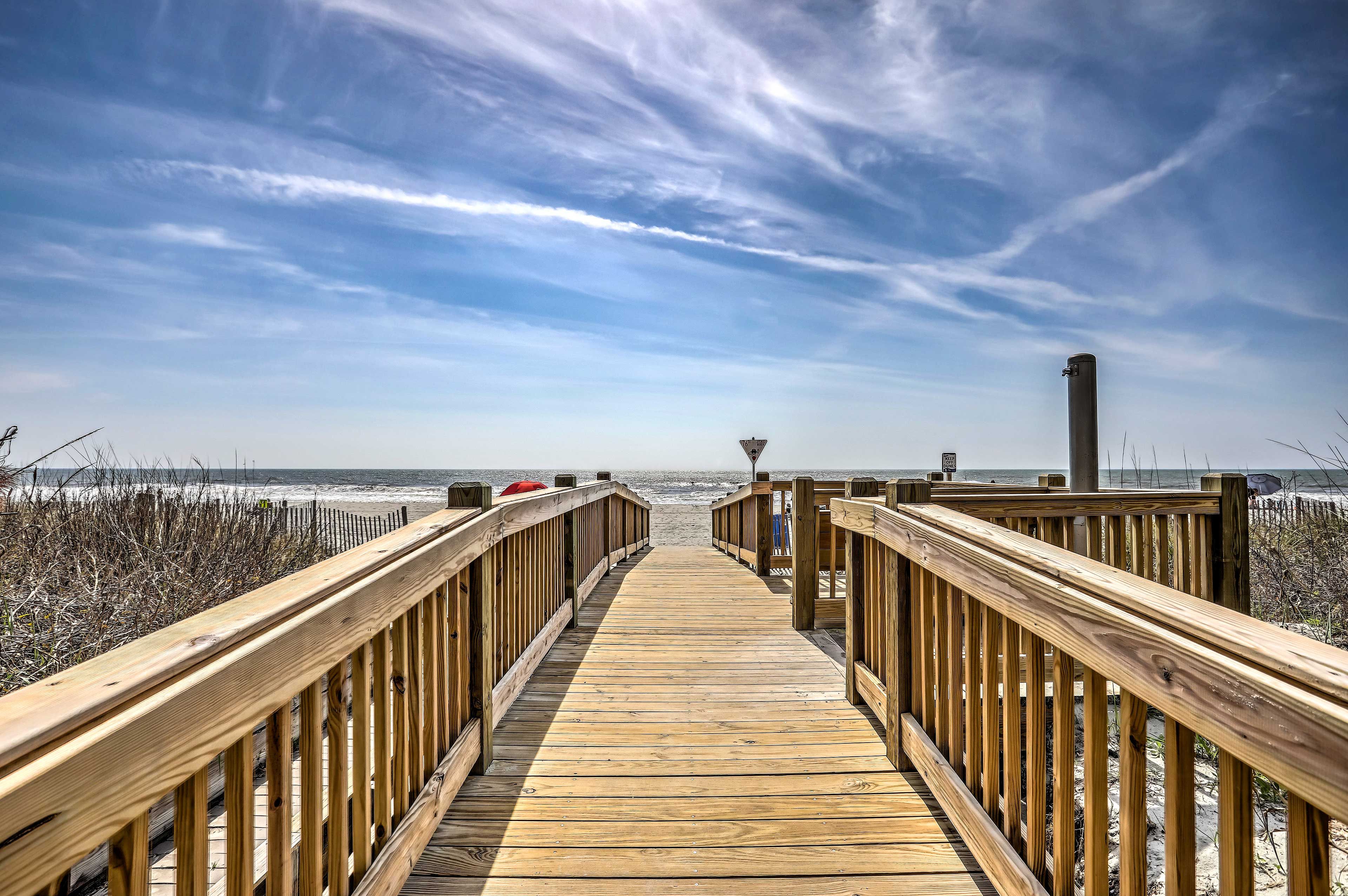 1 Block to Beach Access