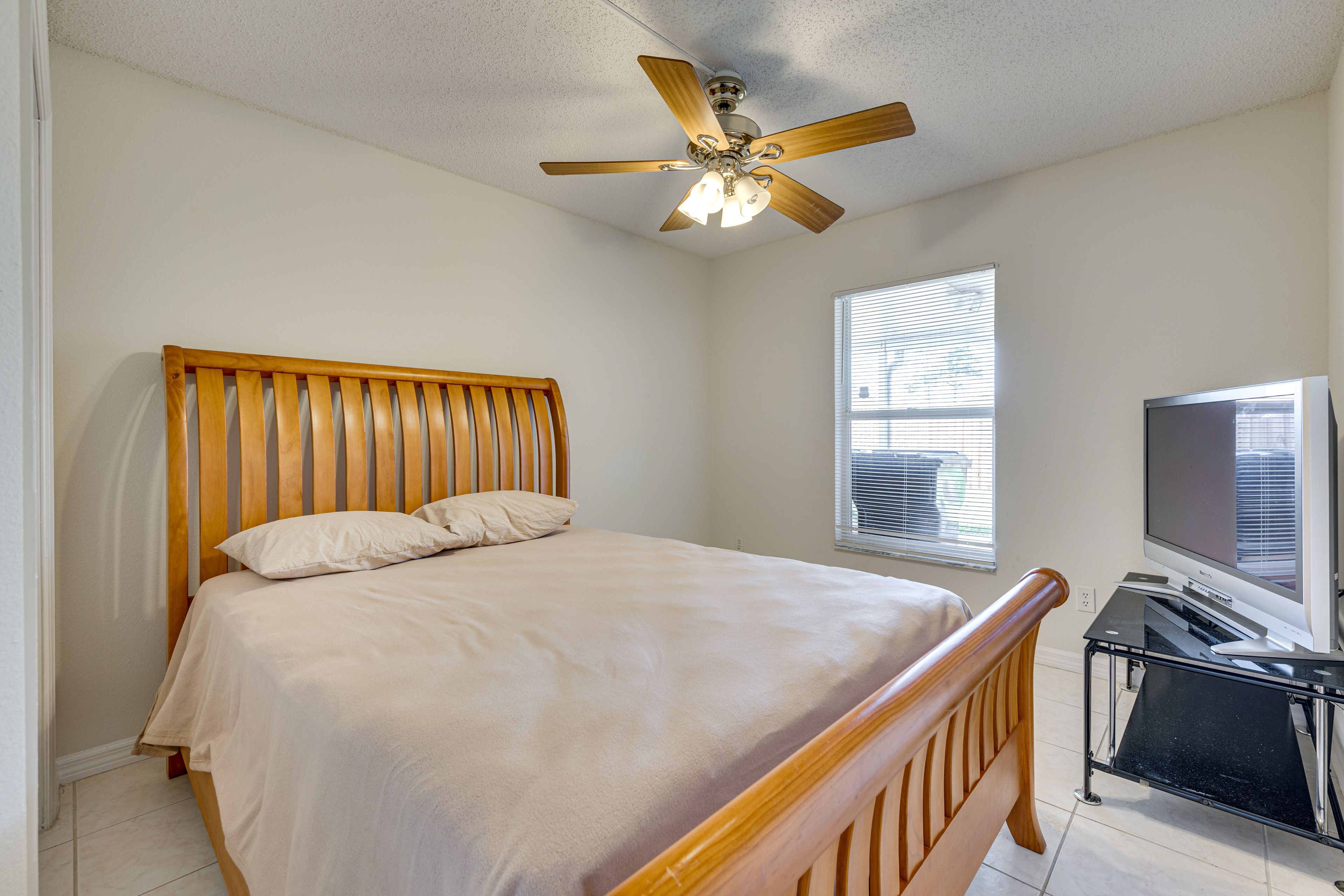 Bedroom 2 | Queen Bed | Flat-Screen TV