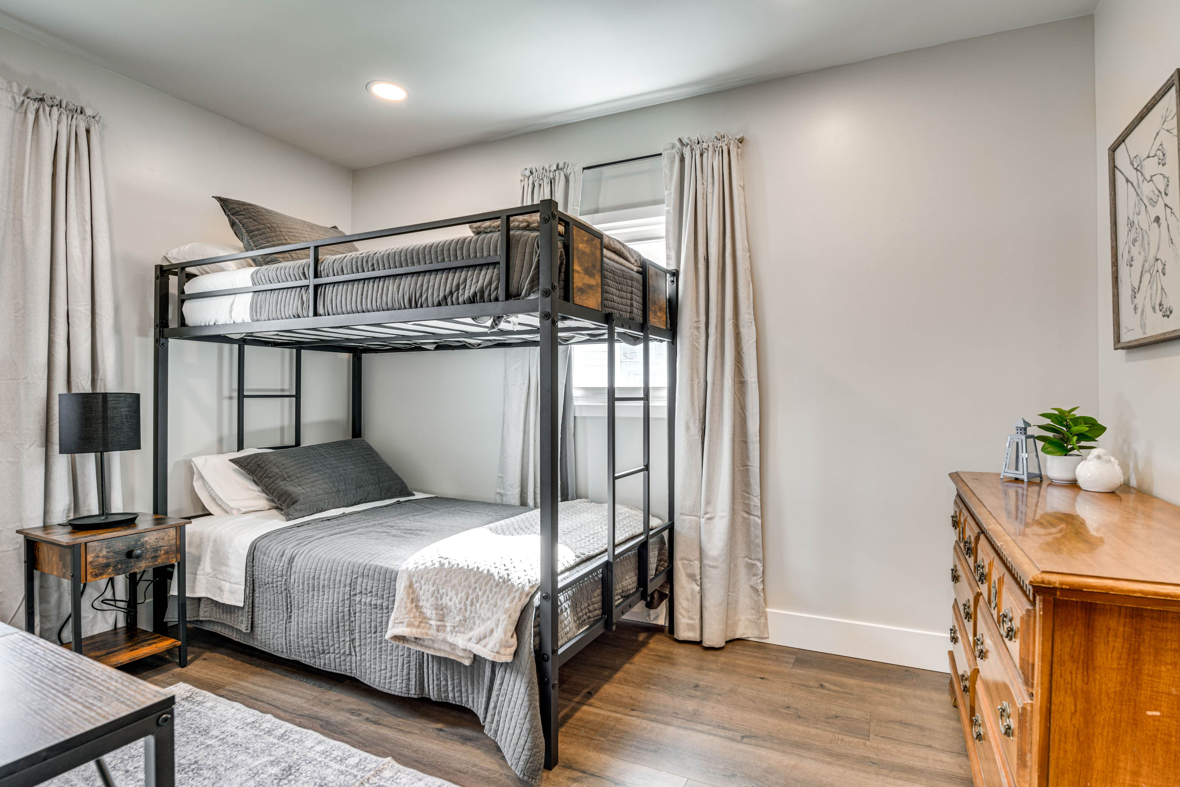 Bedroom 2 | Twin Bunk Bed | Smart TV