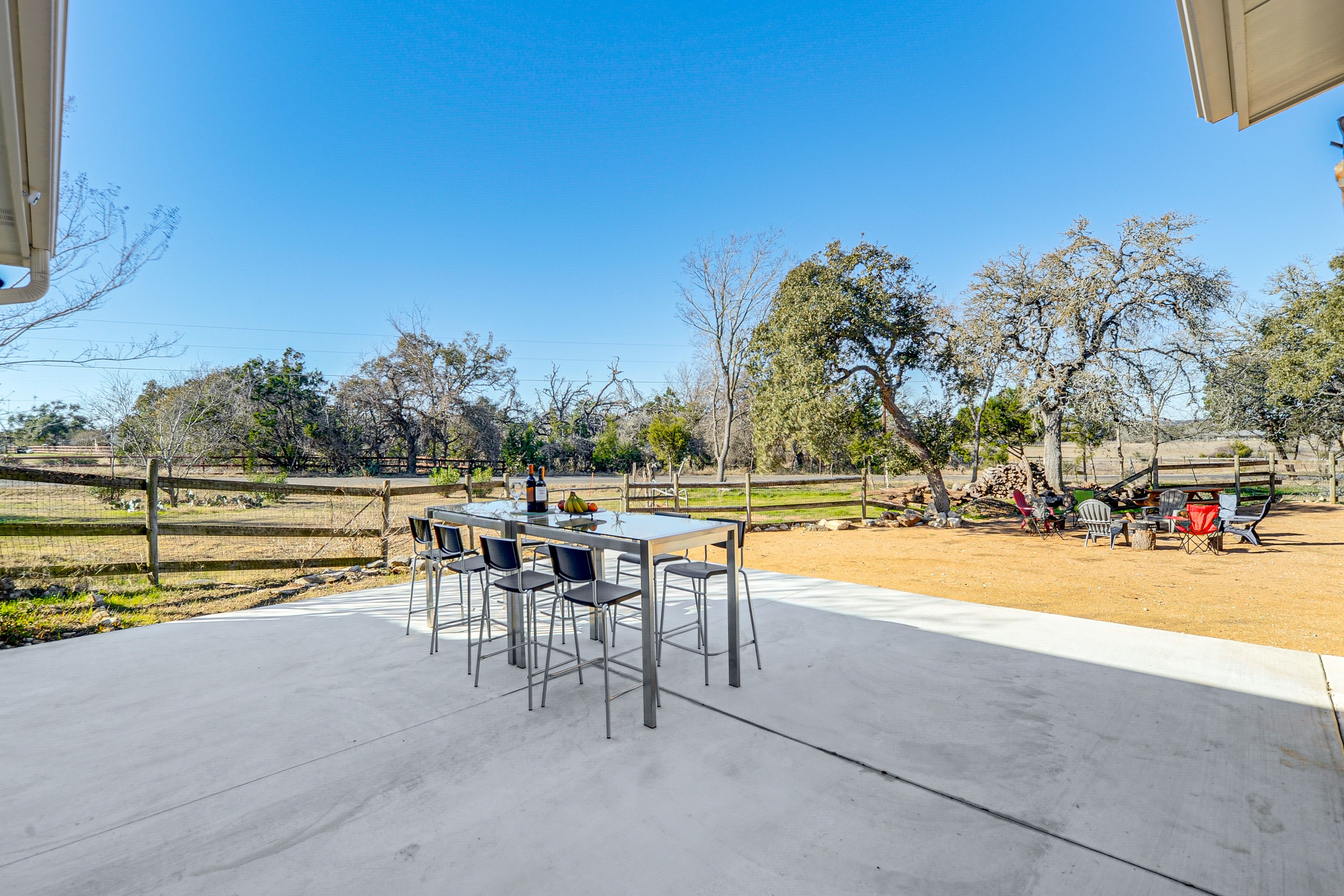 Patio | Outdoor Dining