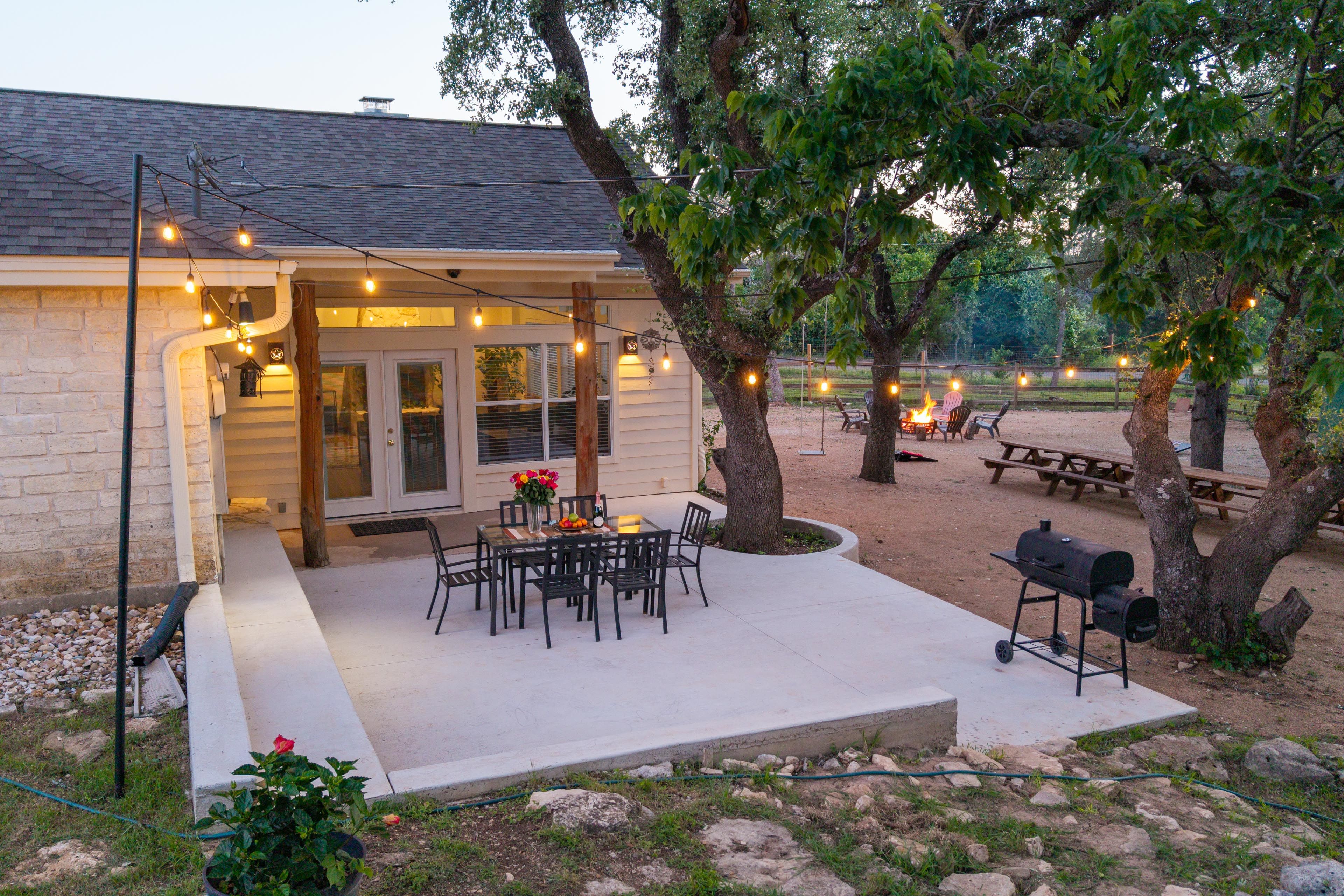 Patio | Outdoor Dining