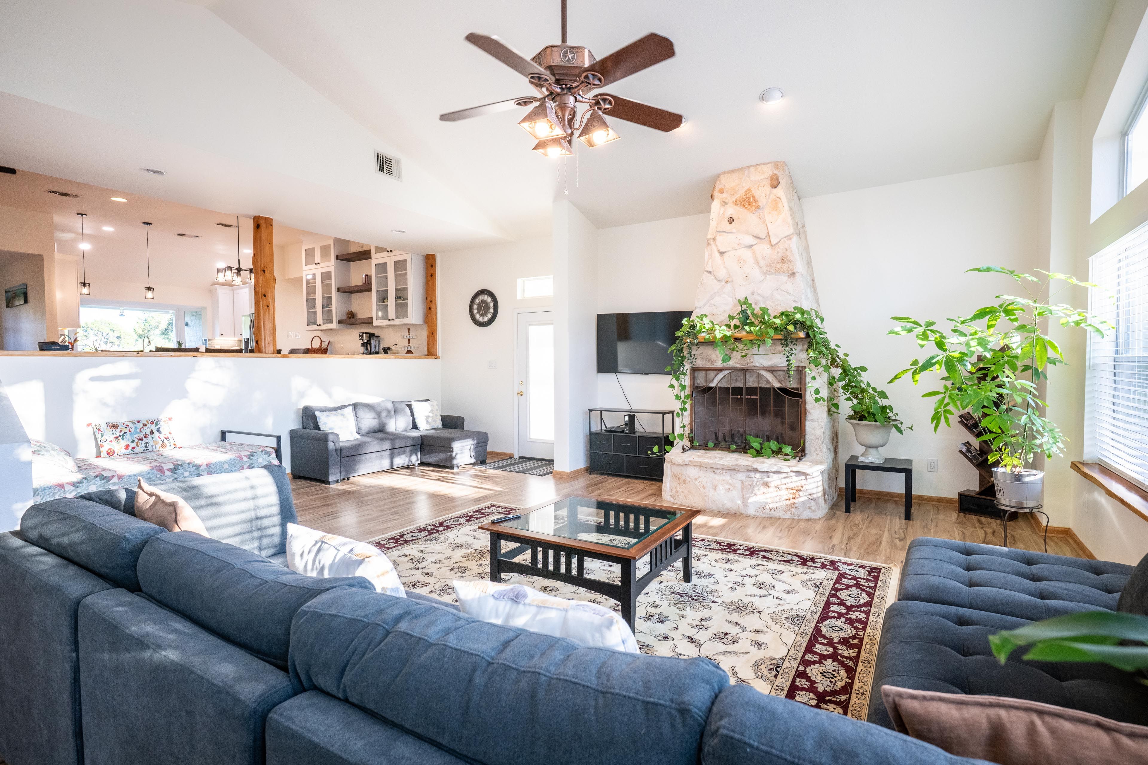 Dripping Springs Vacation Rental | 3BR | 2BA | Steps Required | 2,164 Sq Ft