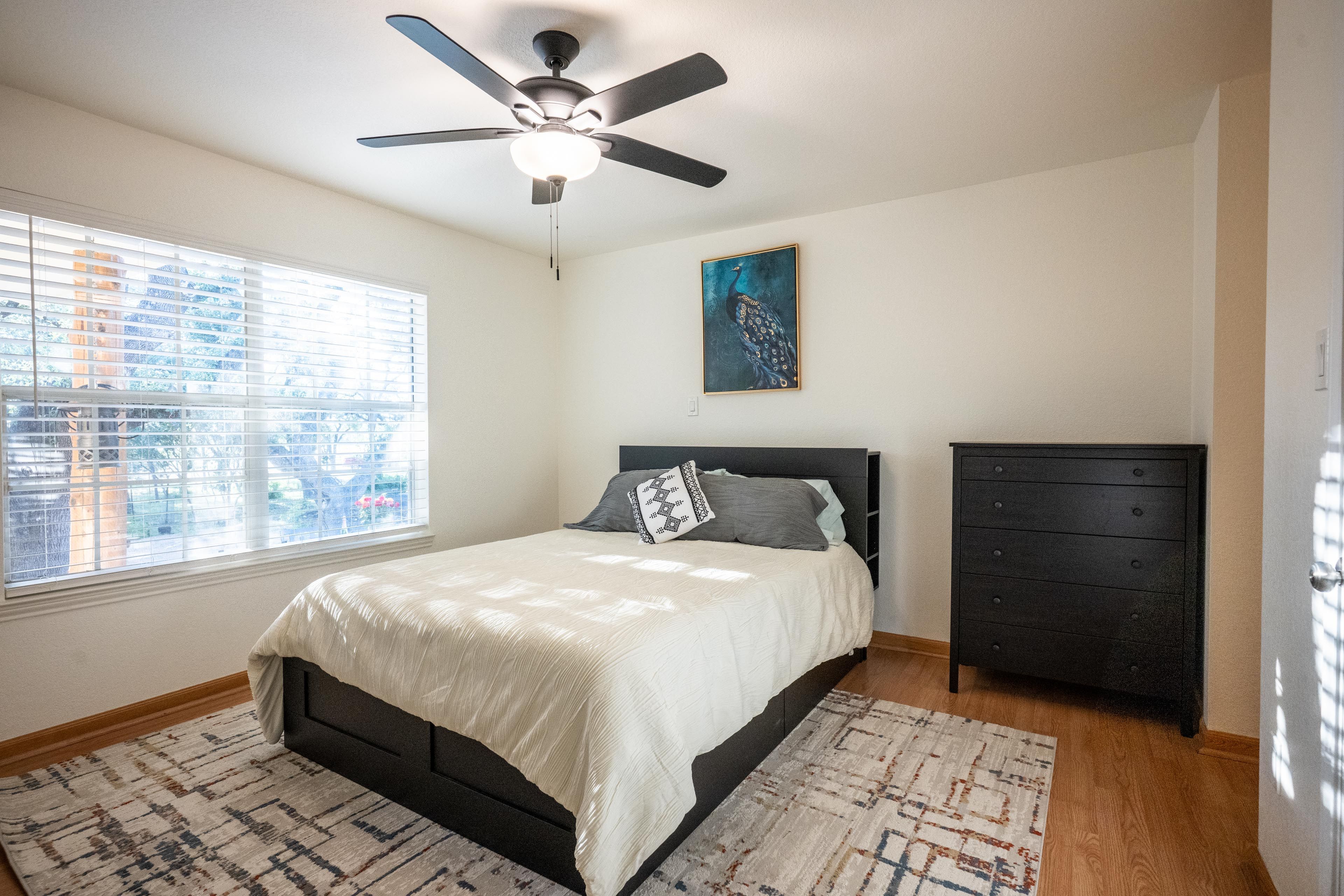 Bedroom 2 | Queen Bed