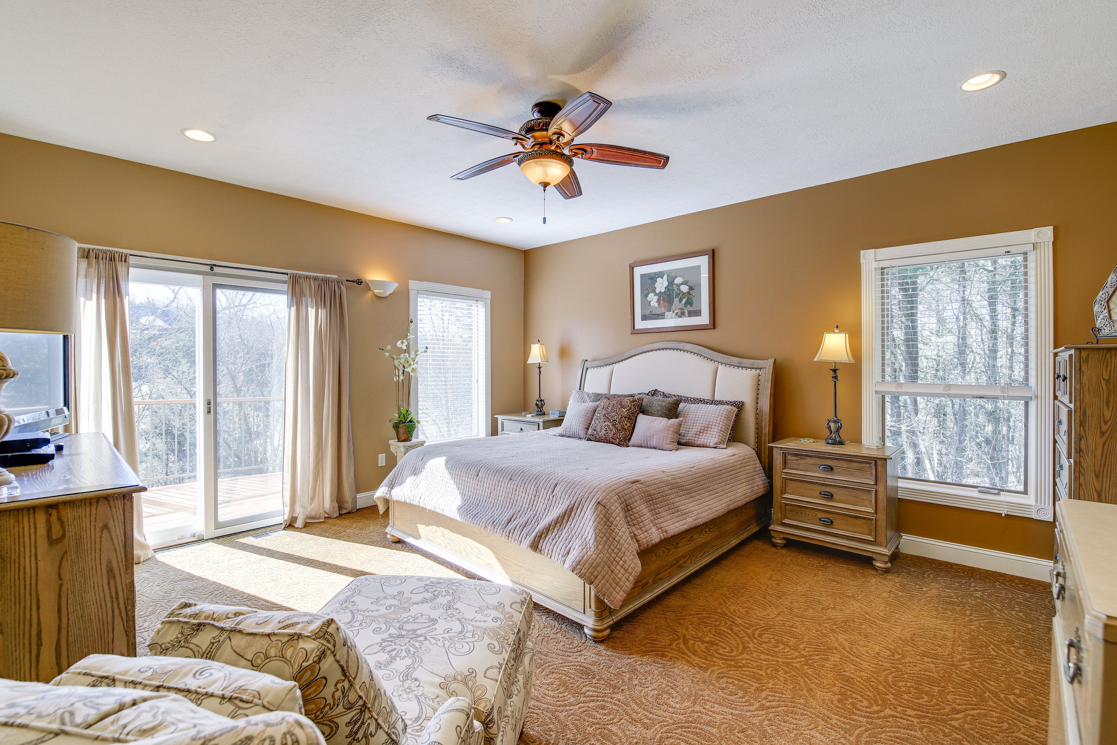 Bedroom 2 | King Bed | En-Suite Bathroom | 2nd Floor