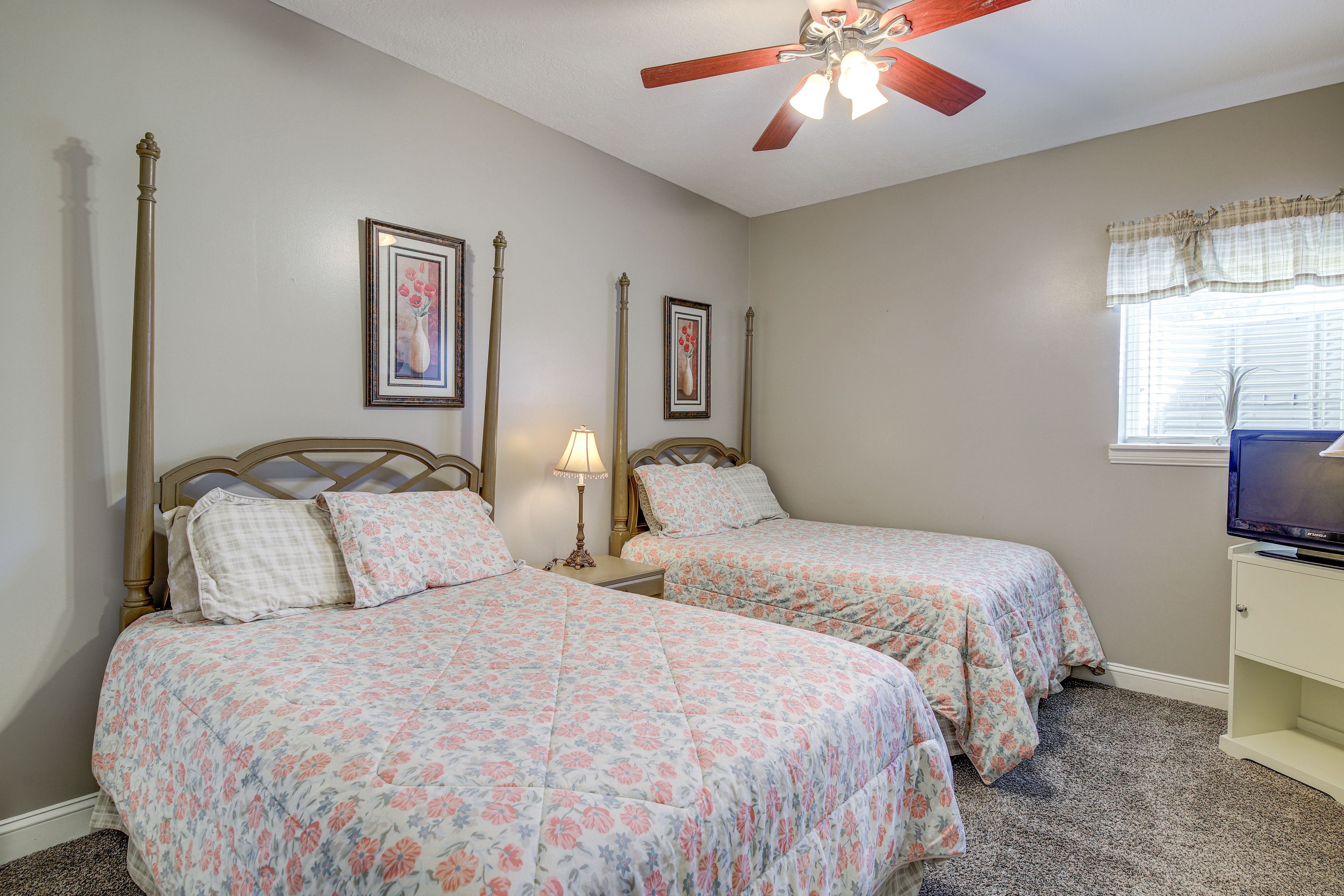 Bedroom 6 | 2 Full Beds | 1st Floor