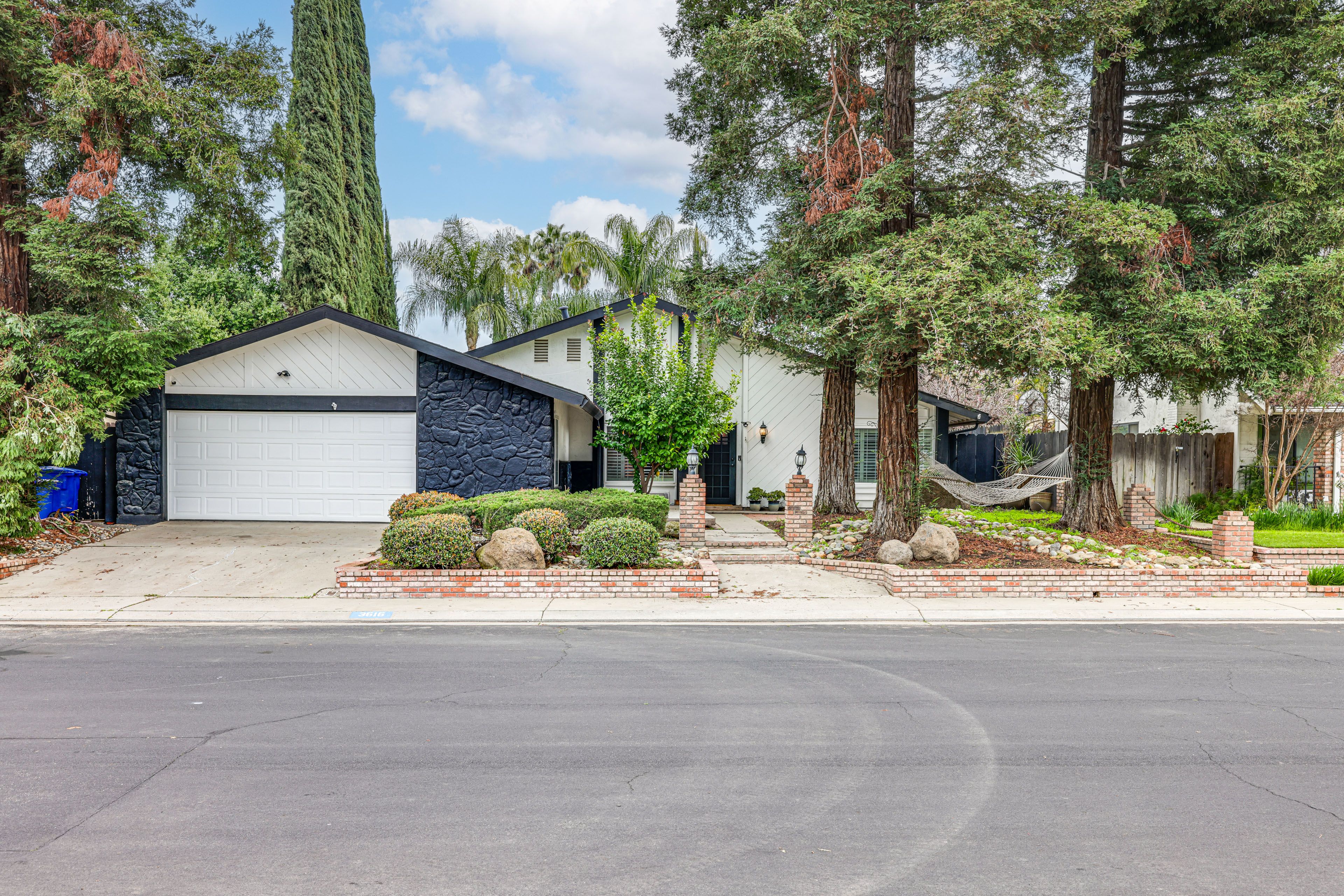 Modesto Vacation Rental | 3BR | 2BA | 1,900 Sq Ft | 2 Steps to Enter