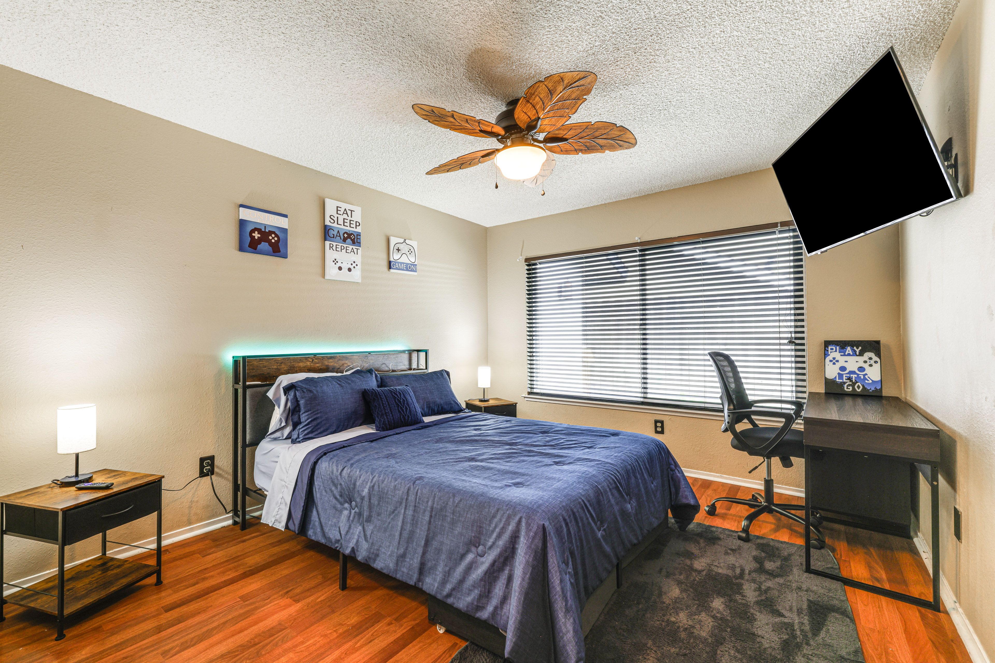Bedroom 3 | Queen Bed | Smart TV