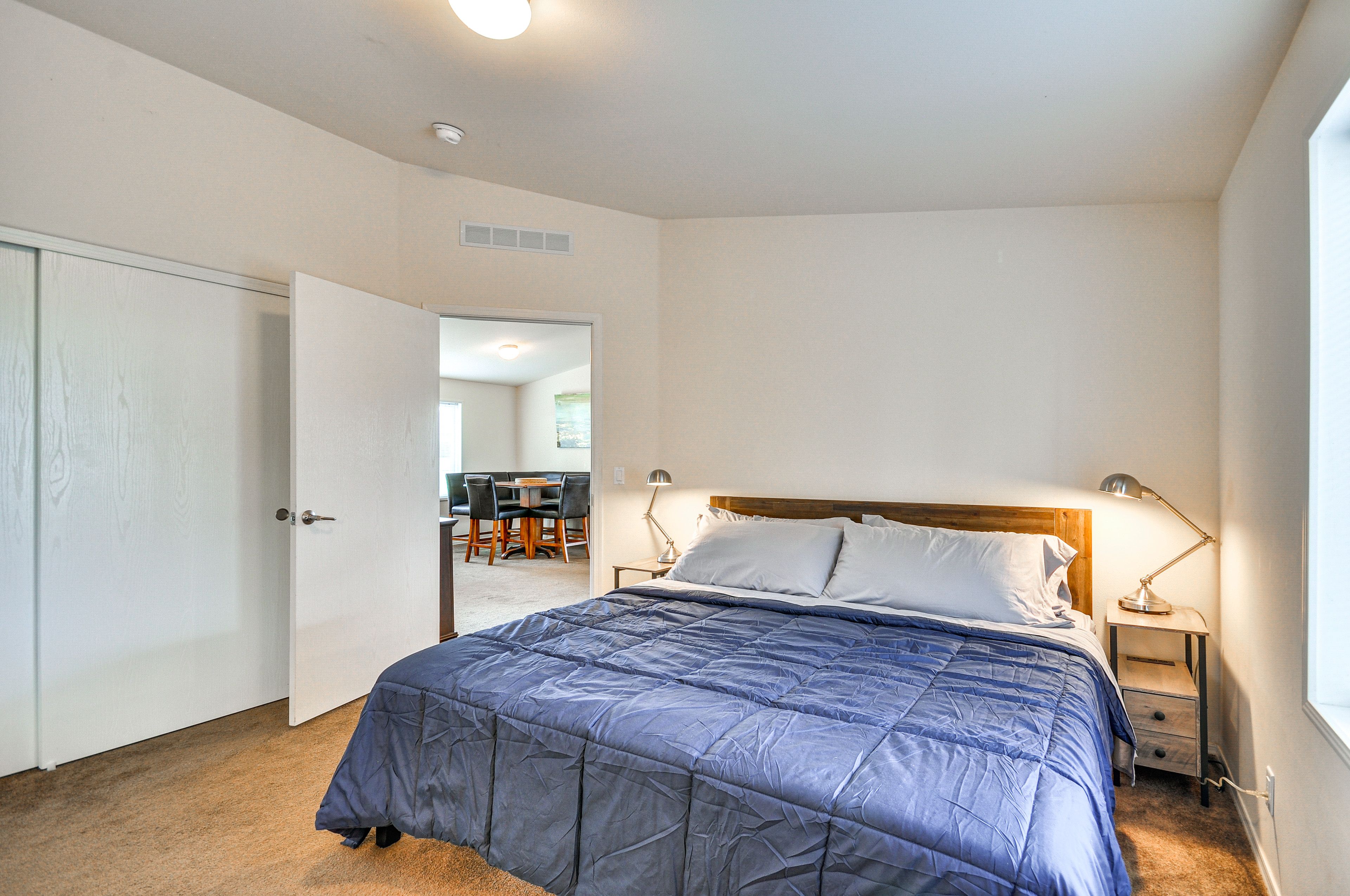 Bedroom 1 | King Bed