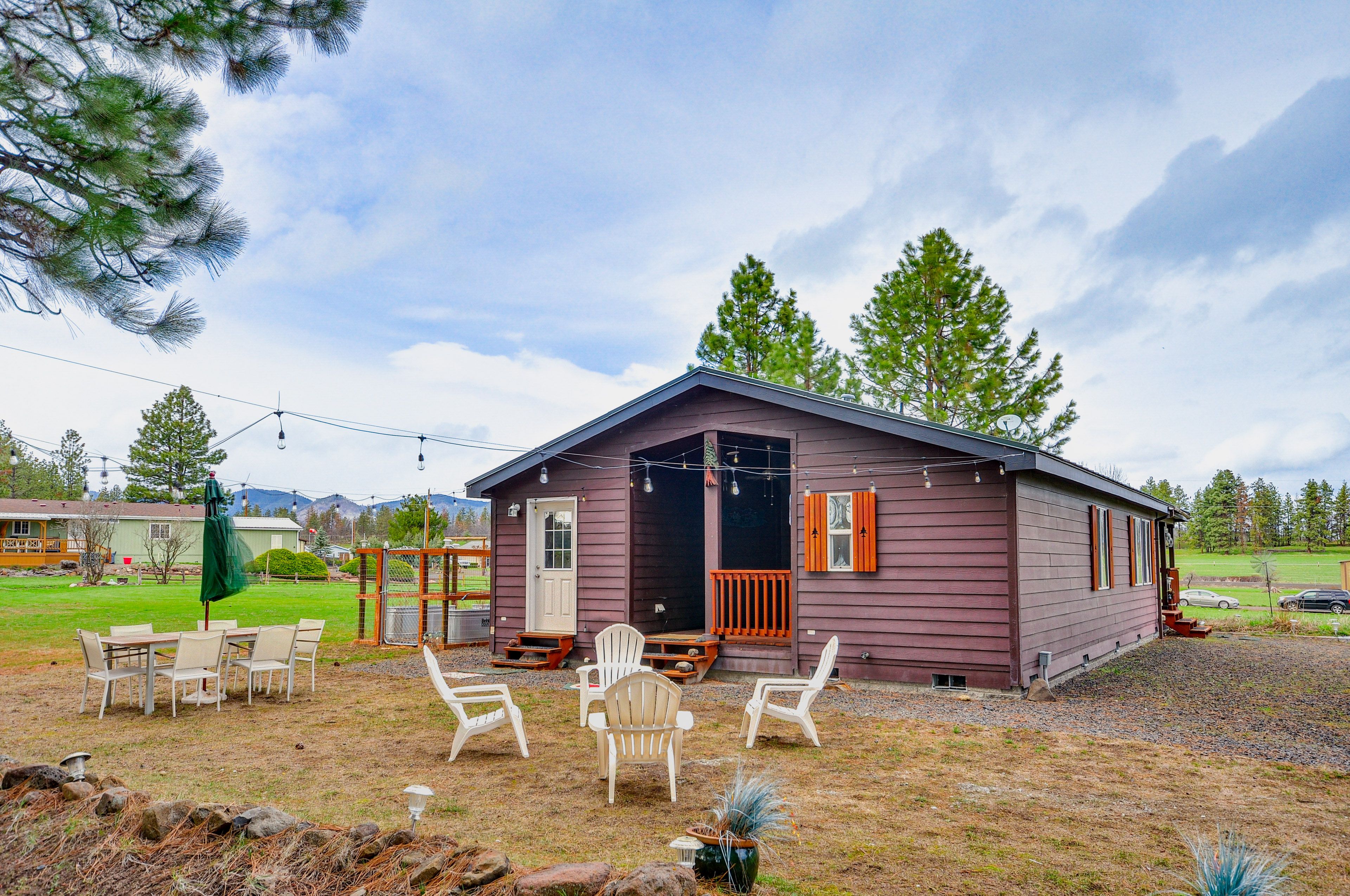 Parking | Carport (2 Vehicles) | Driveway (2 Vehicles) | RV/Trailer Parking
