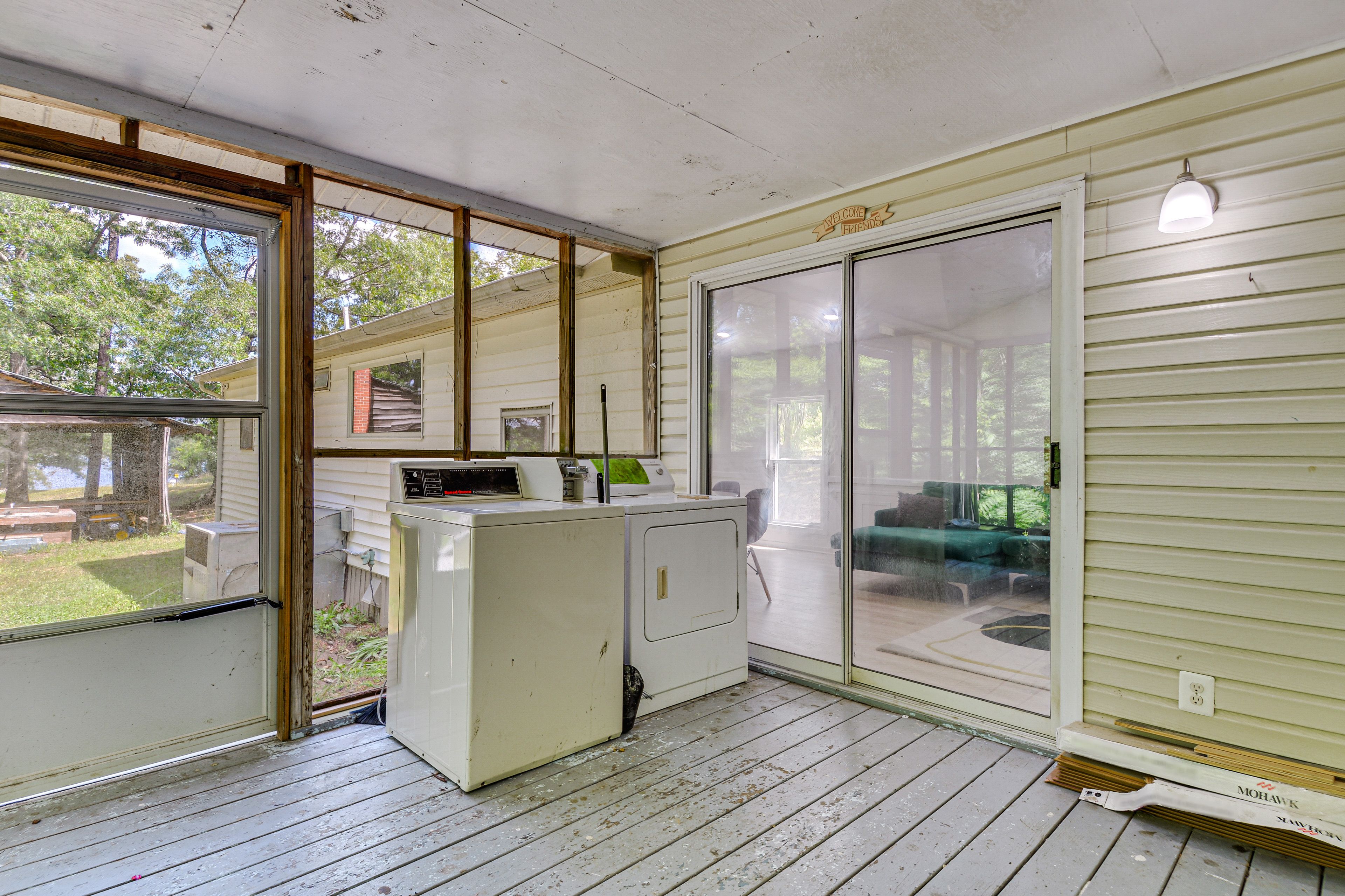 Screened Porch | Washer & Dryer