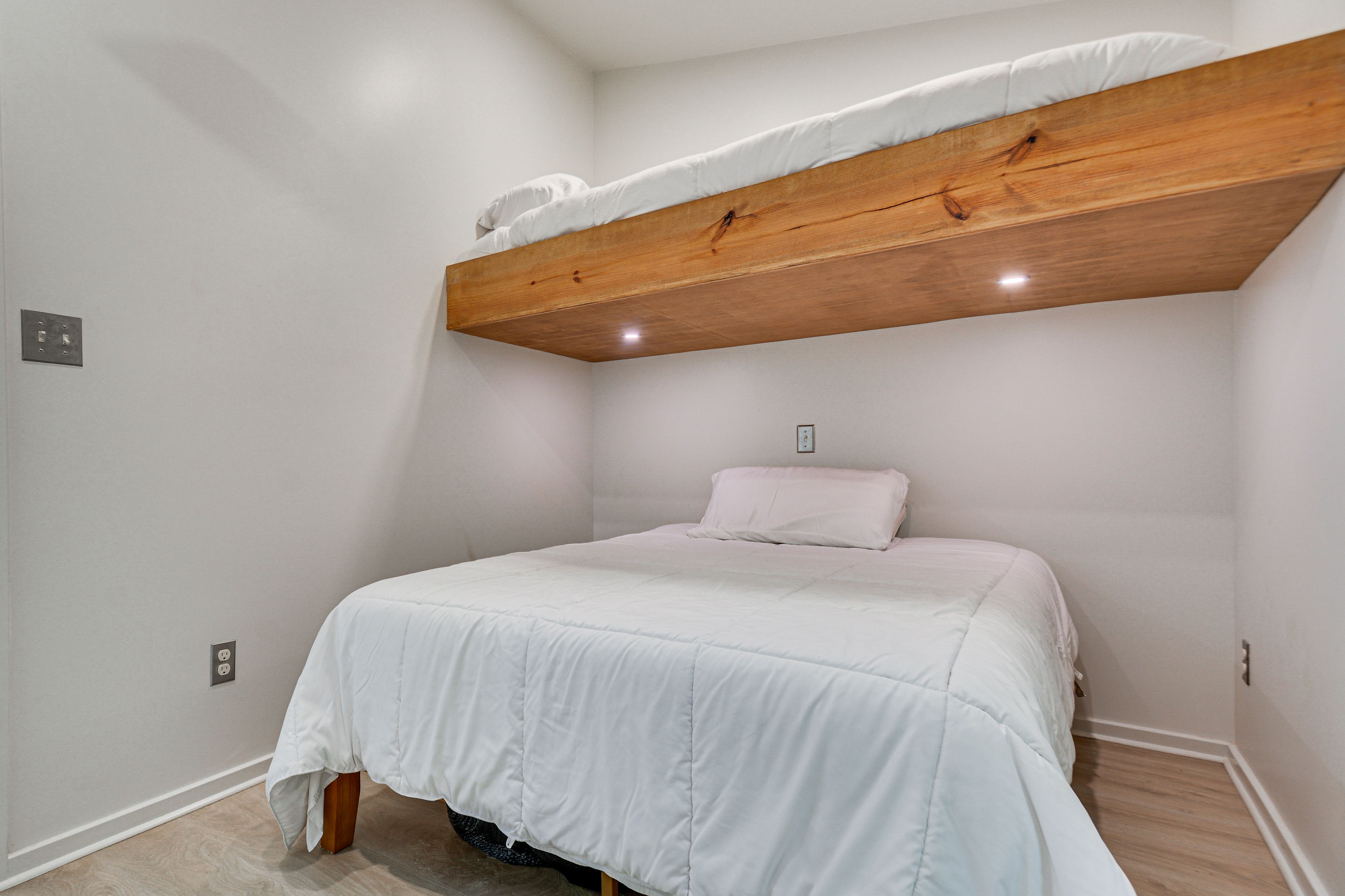 Bedroom 2 | Full Bed | Lofted Twin Bed (No Ladder Access) | Smart TV