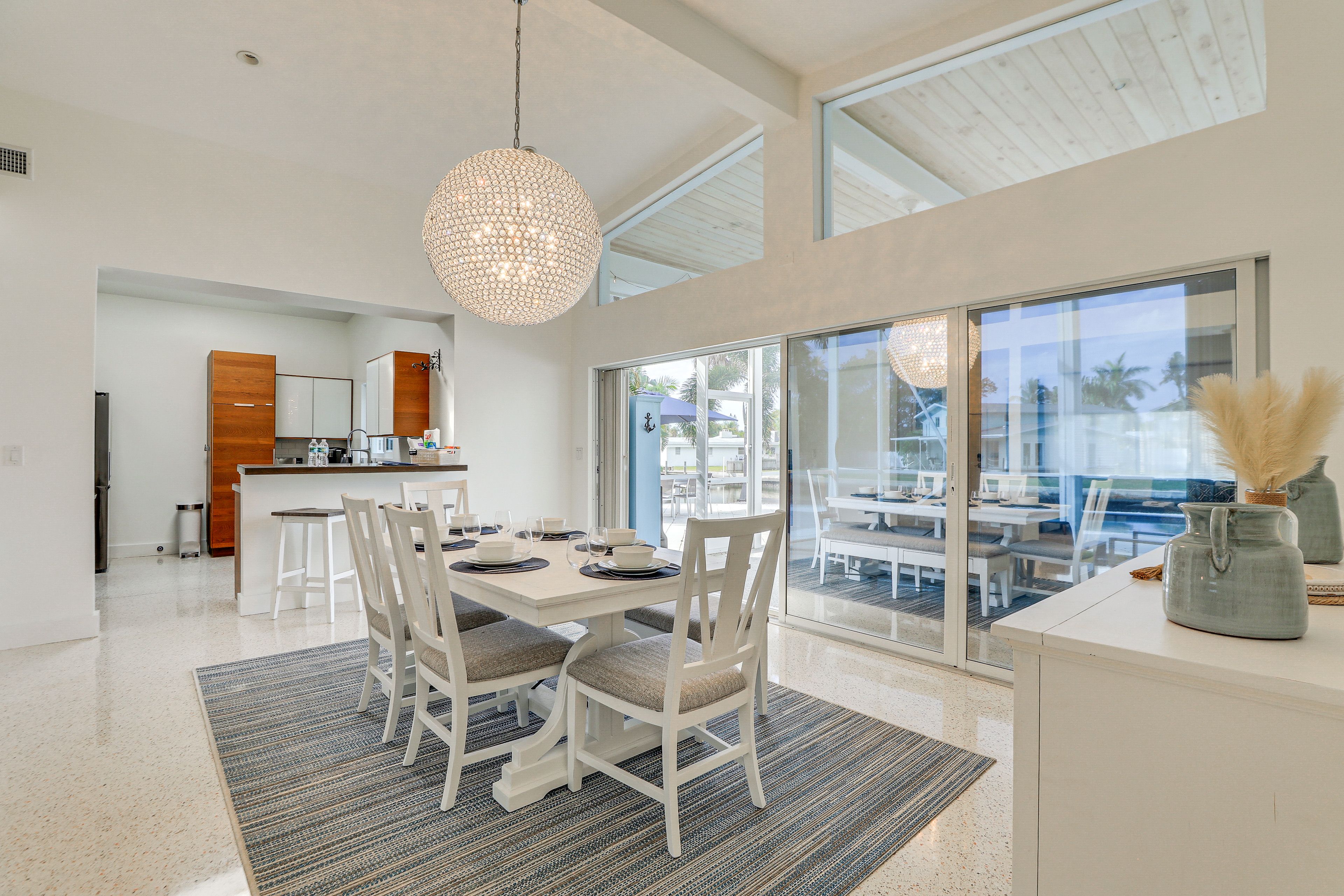 Dining Area | Dishware & Flatware Provided