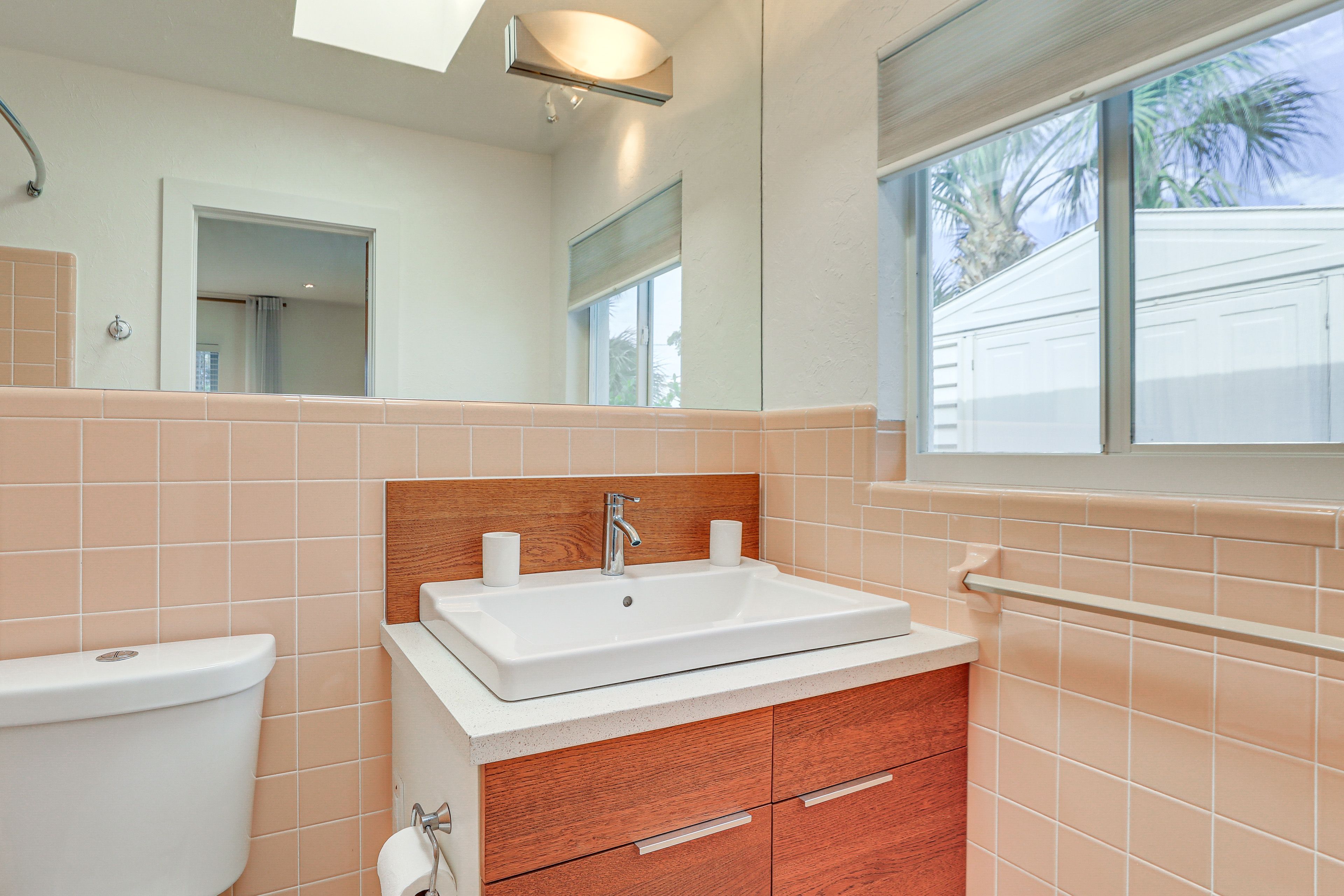 En-Suite Bathroom | Shower/Tub Combo