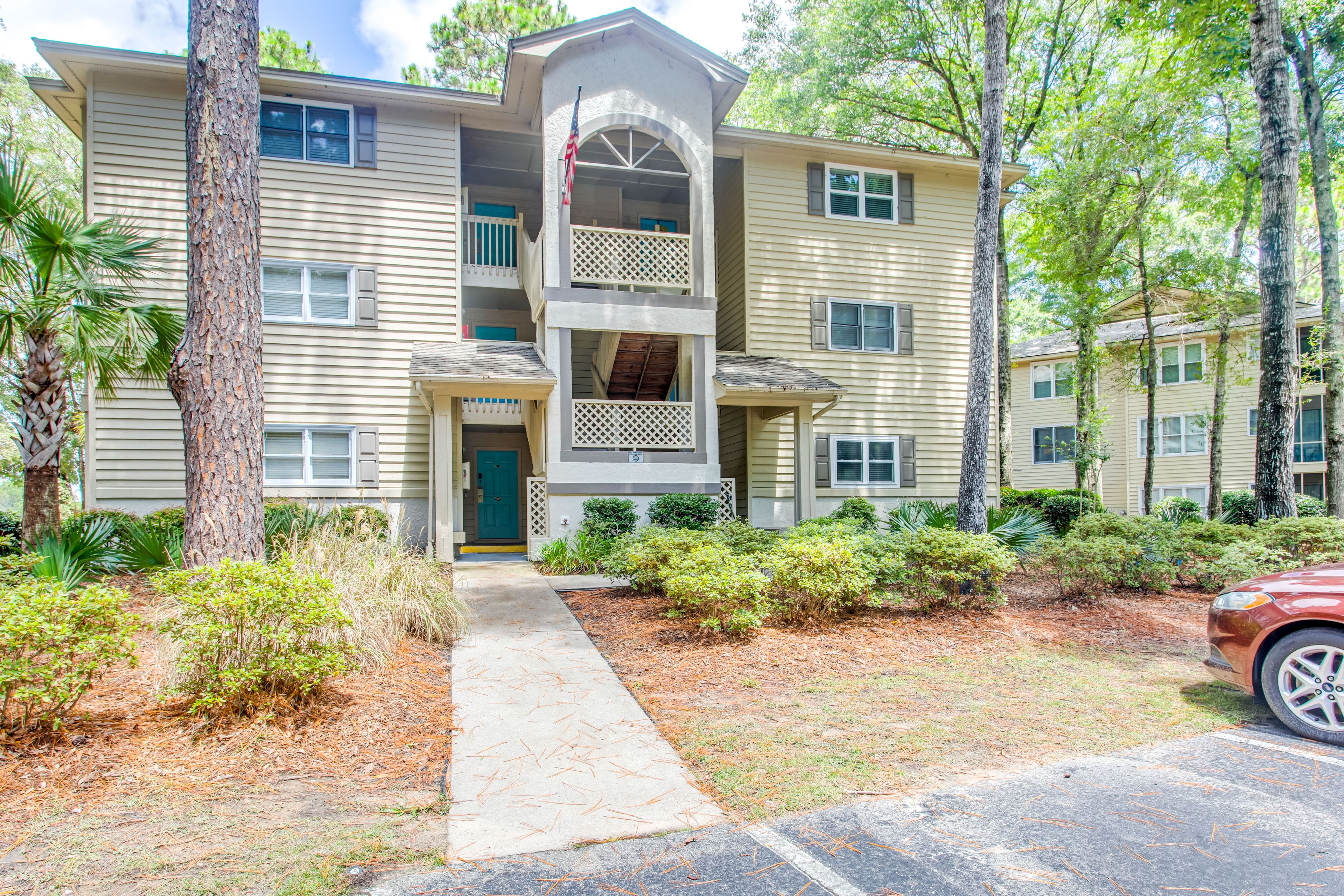 Free Parking | Open Community Lot