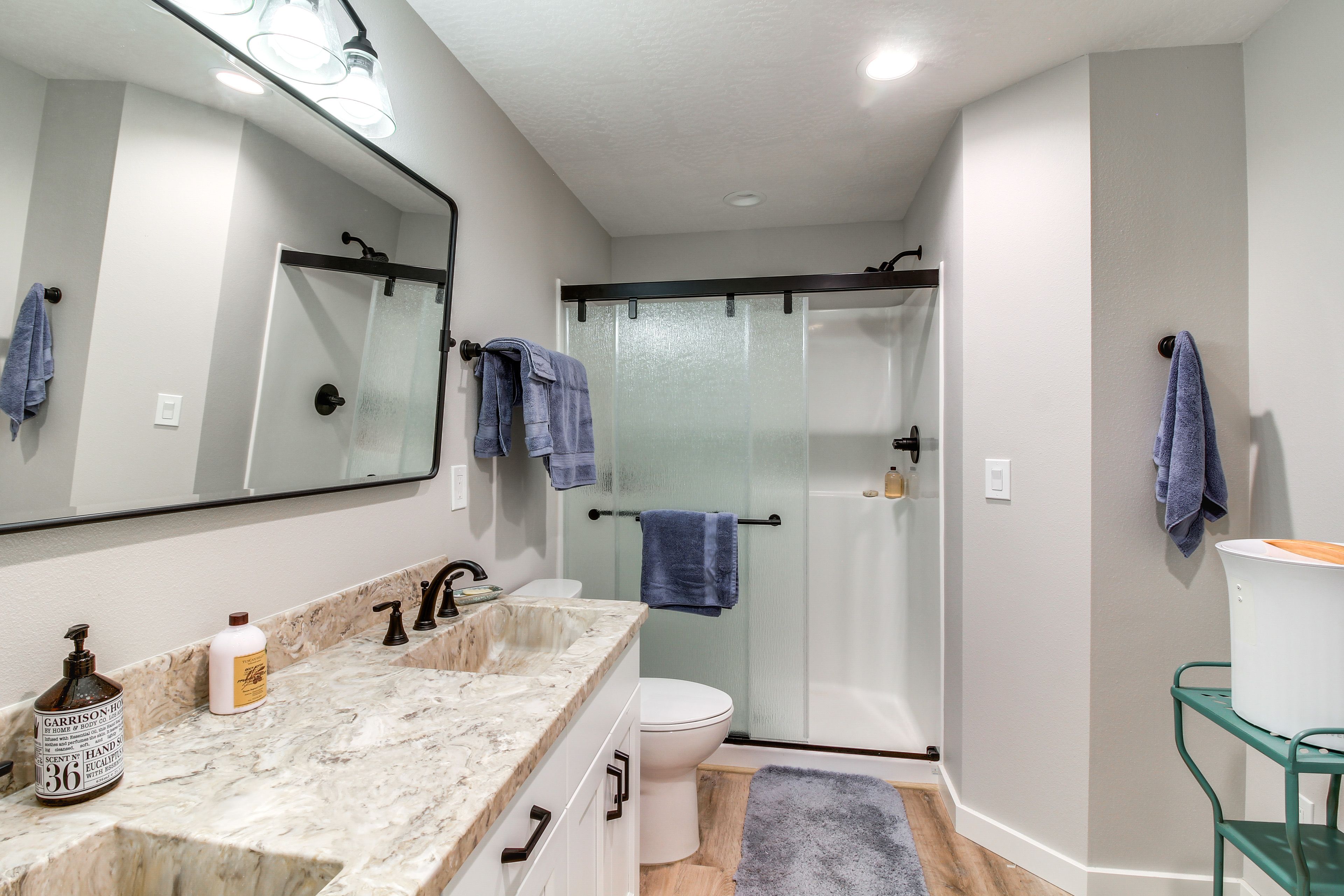 Bathroom | Complimentary Toiletries | 1st Floor