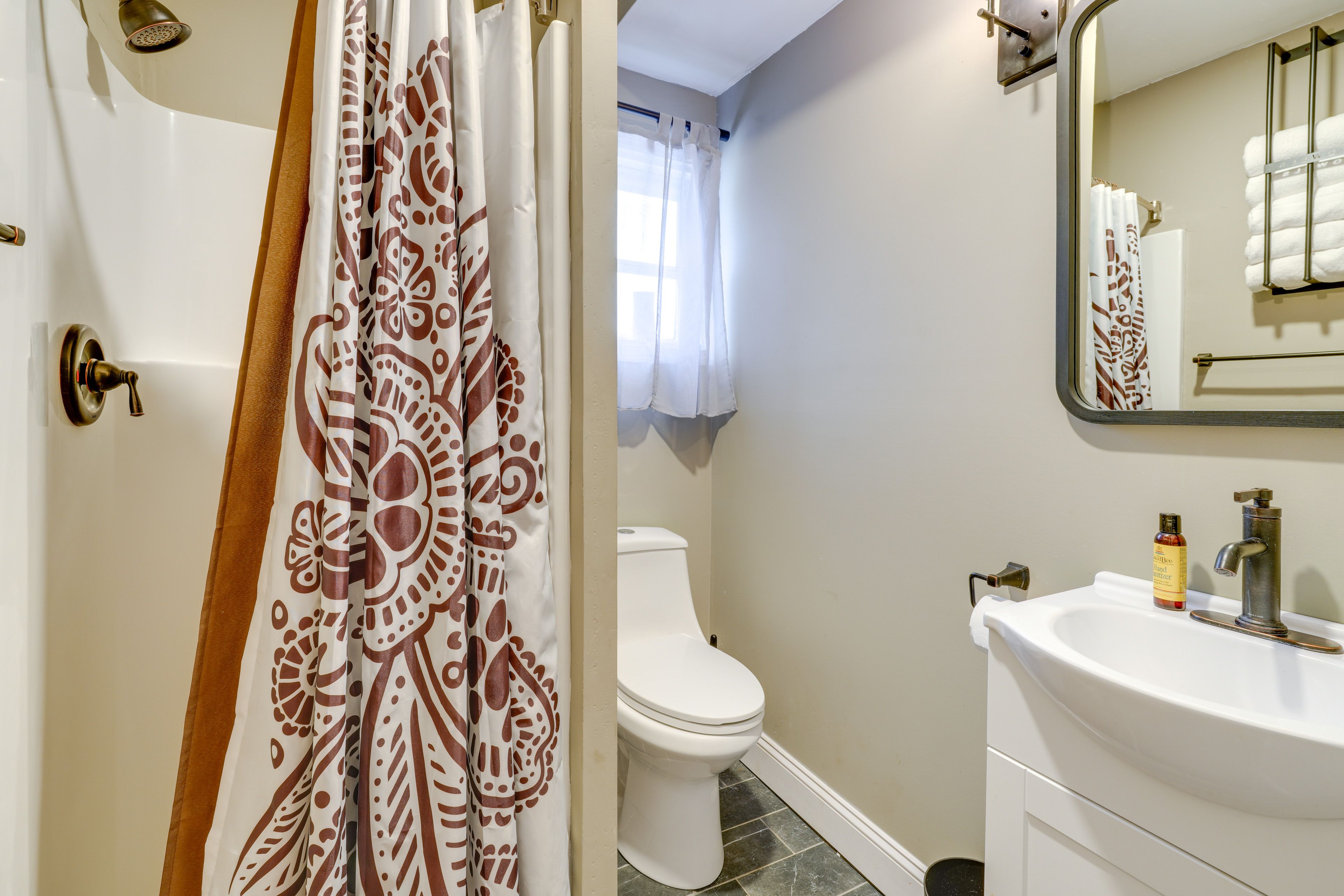 Full Bath | Towels | Hair Dryer | Complimentary Toiletries