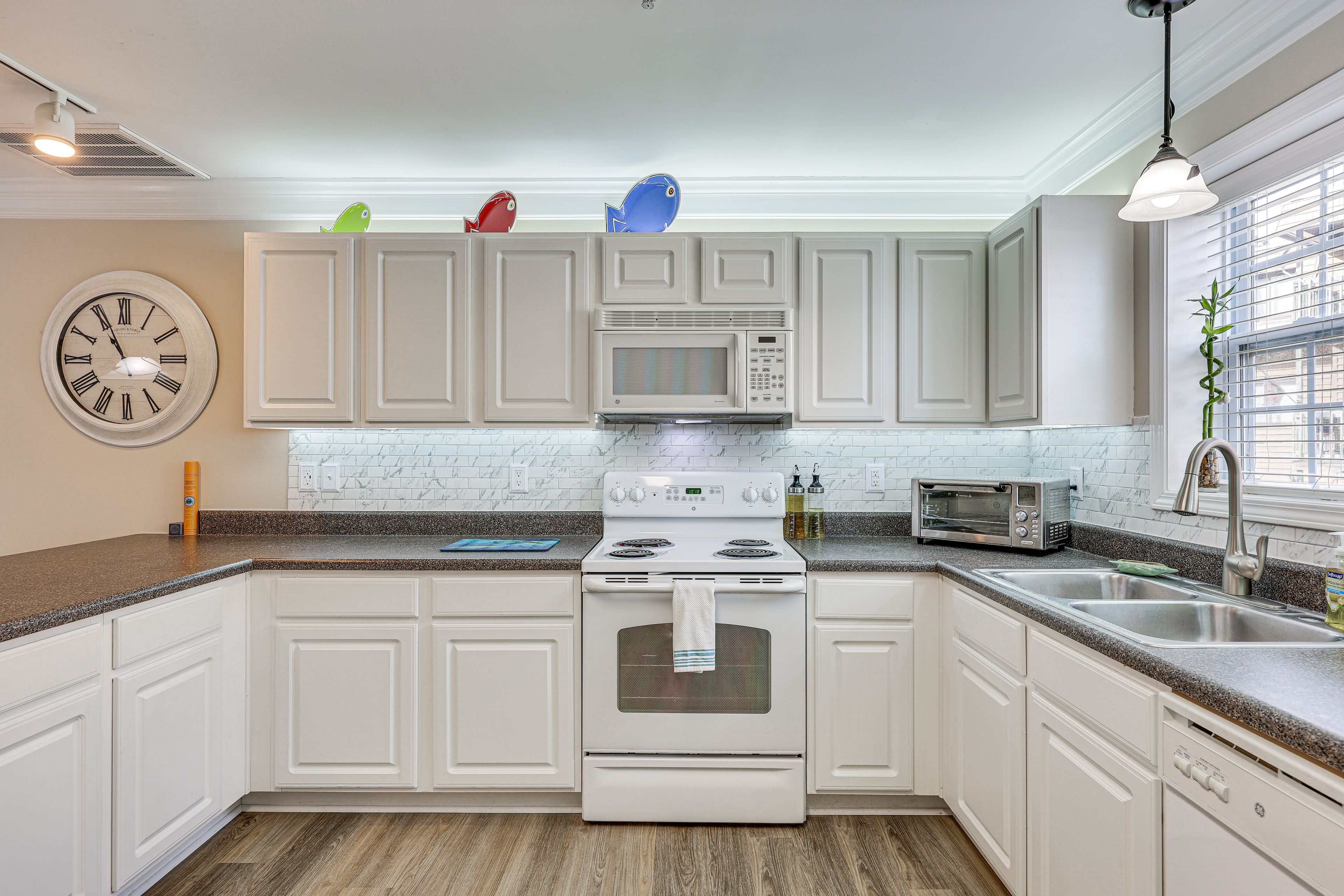 Kitchen | Dishwasher