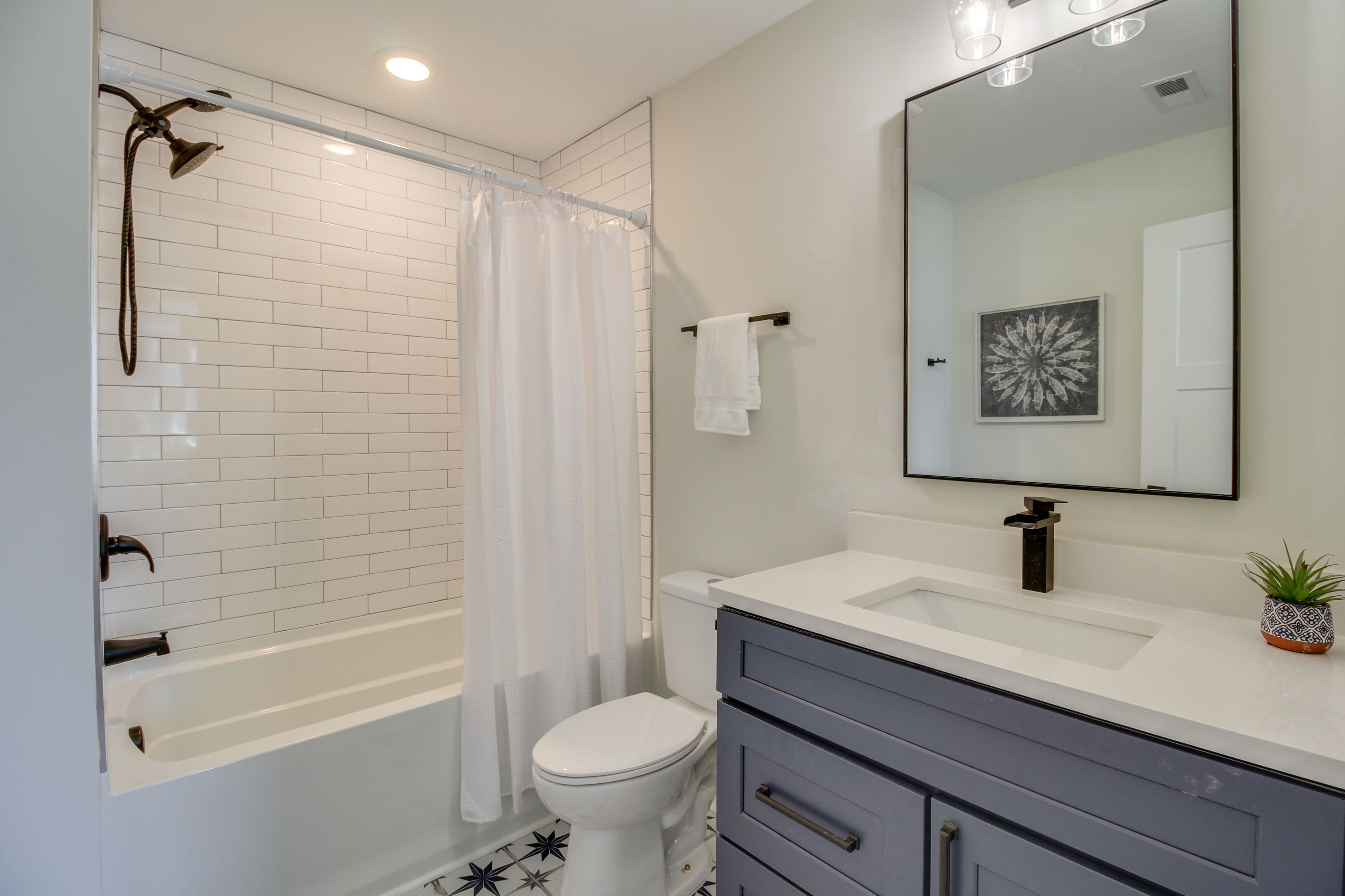 En-Suite Bathroom | 2nd Floor