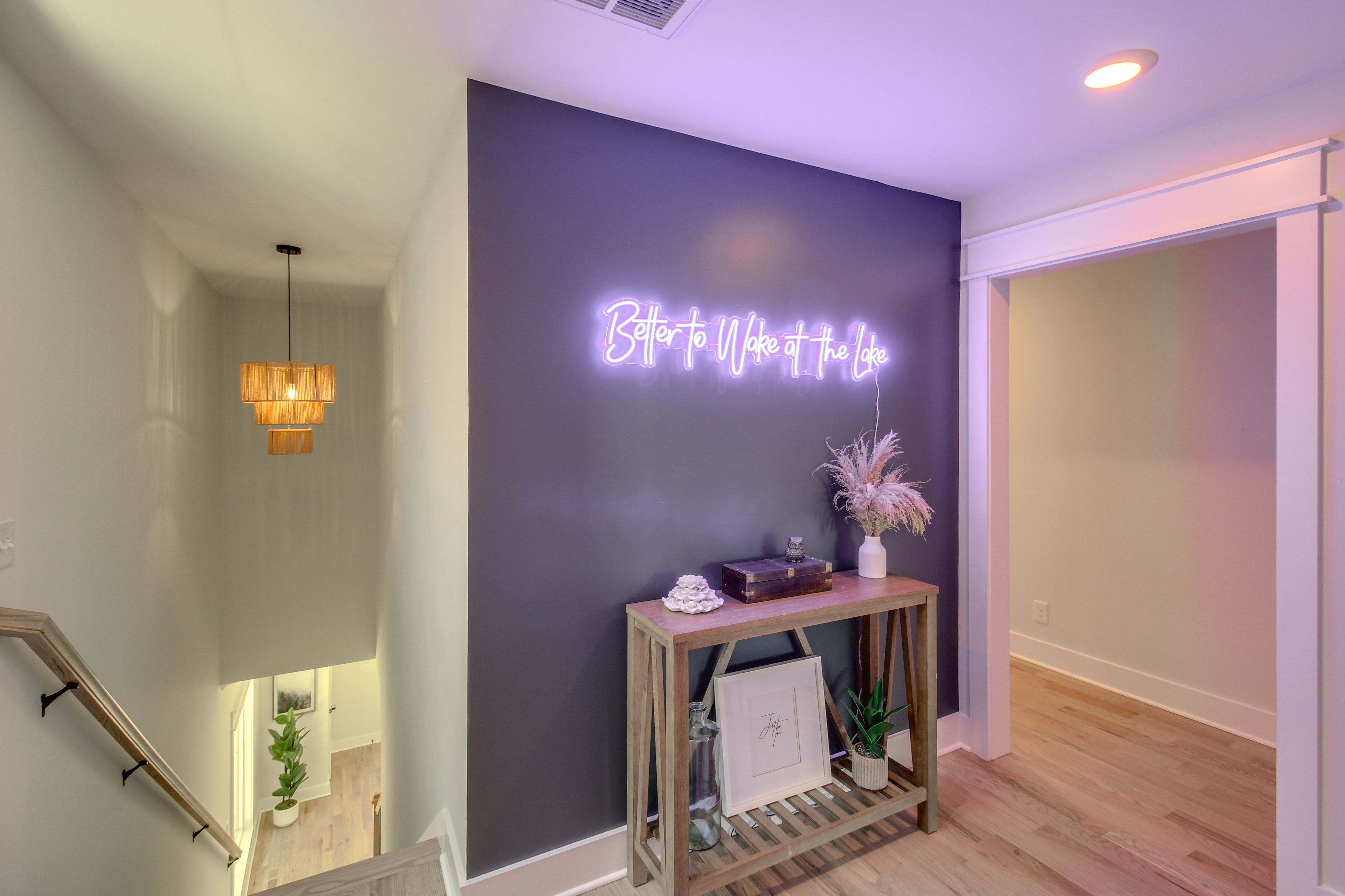 Landing | 2nd Floor