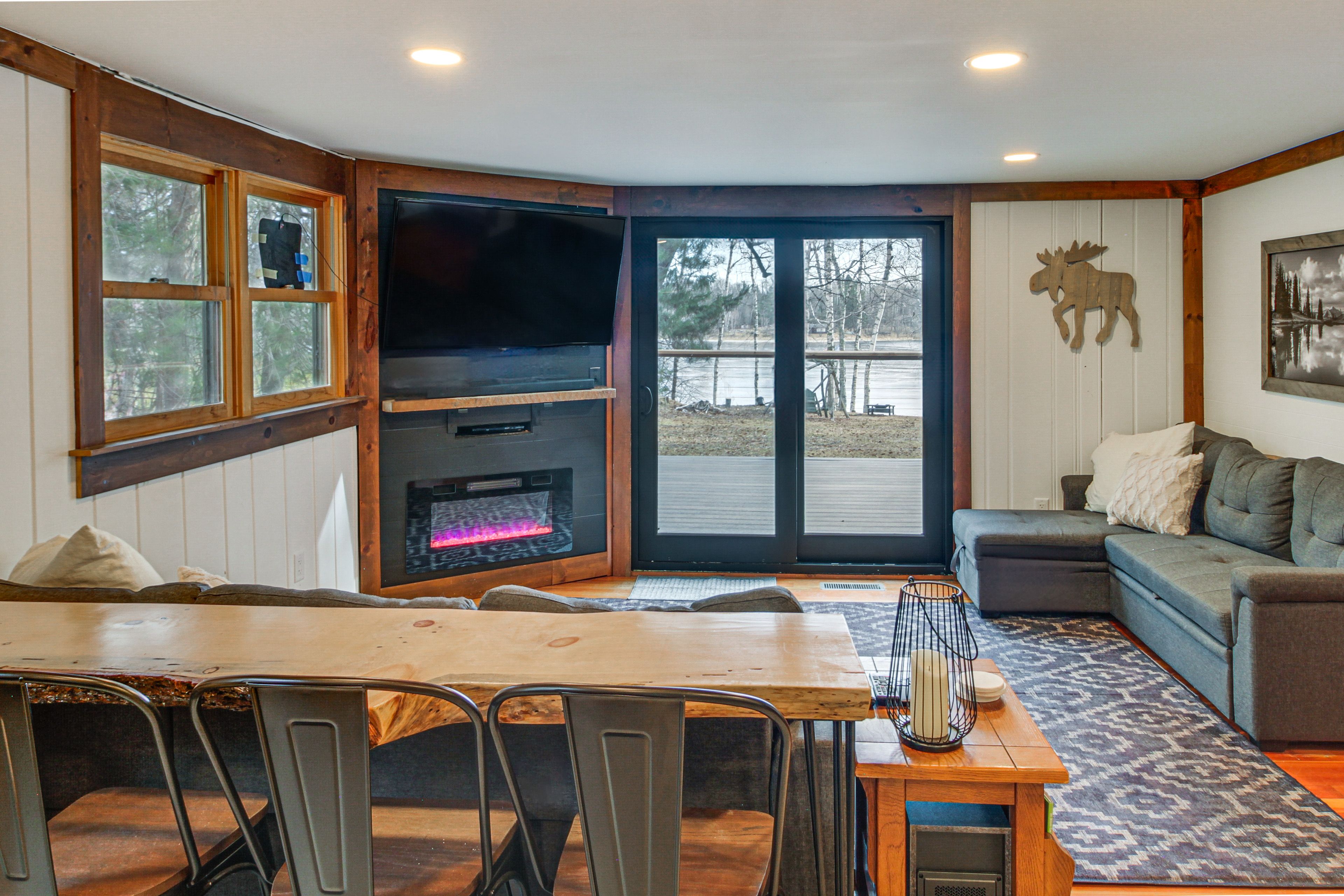 Living Room | 2 Full Sleeper Sofas | Smart TV | Fireplace
