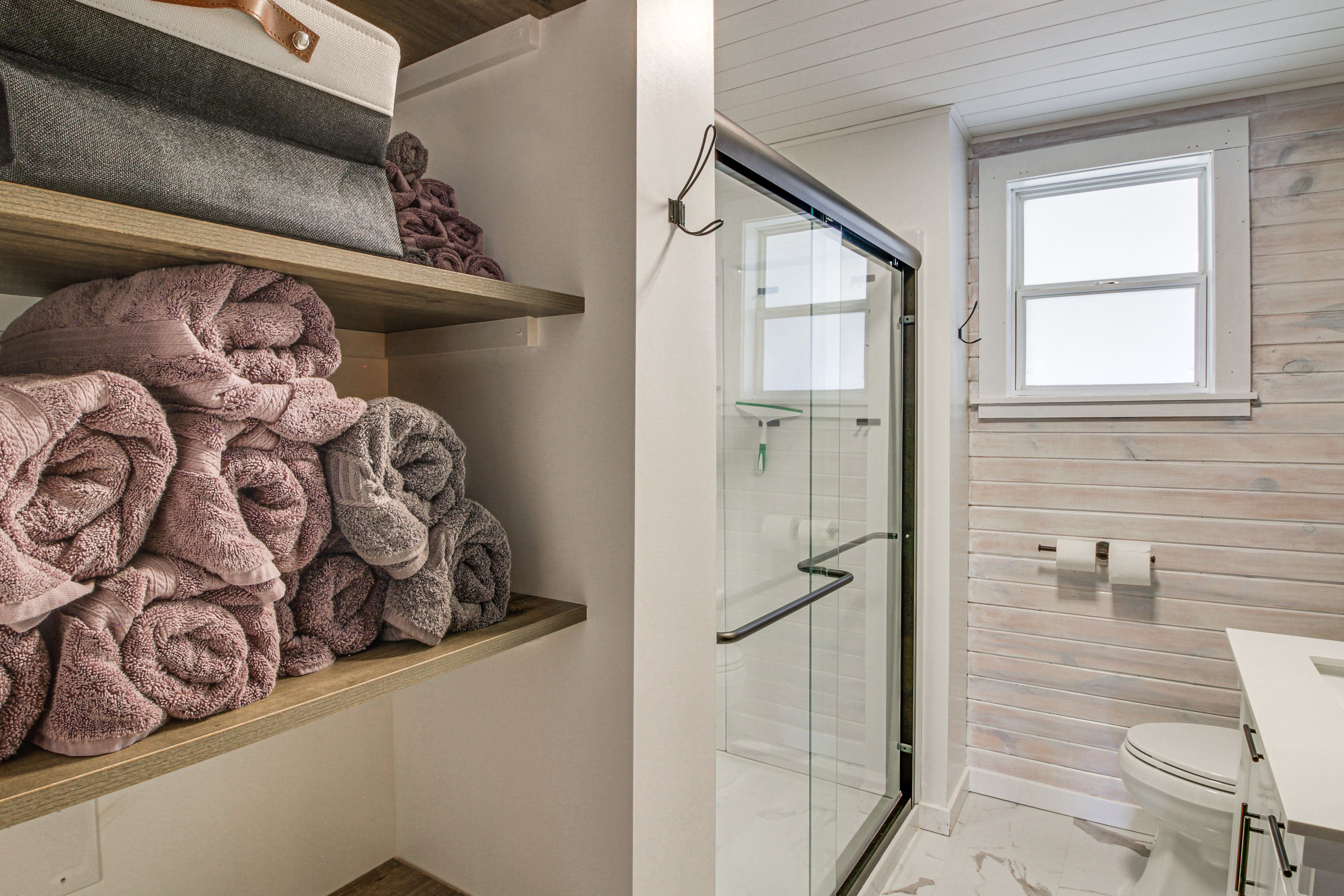 Full Bathroom | Complimentary Toiletries