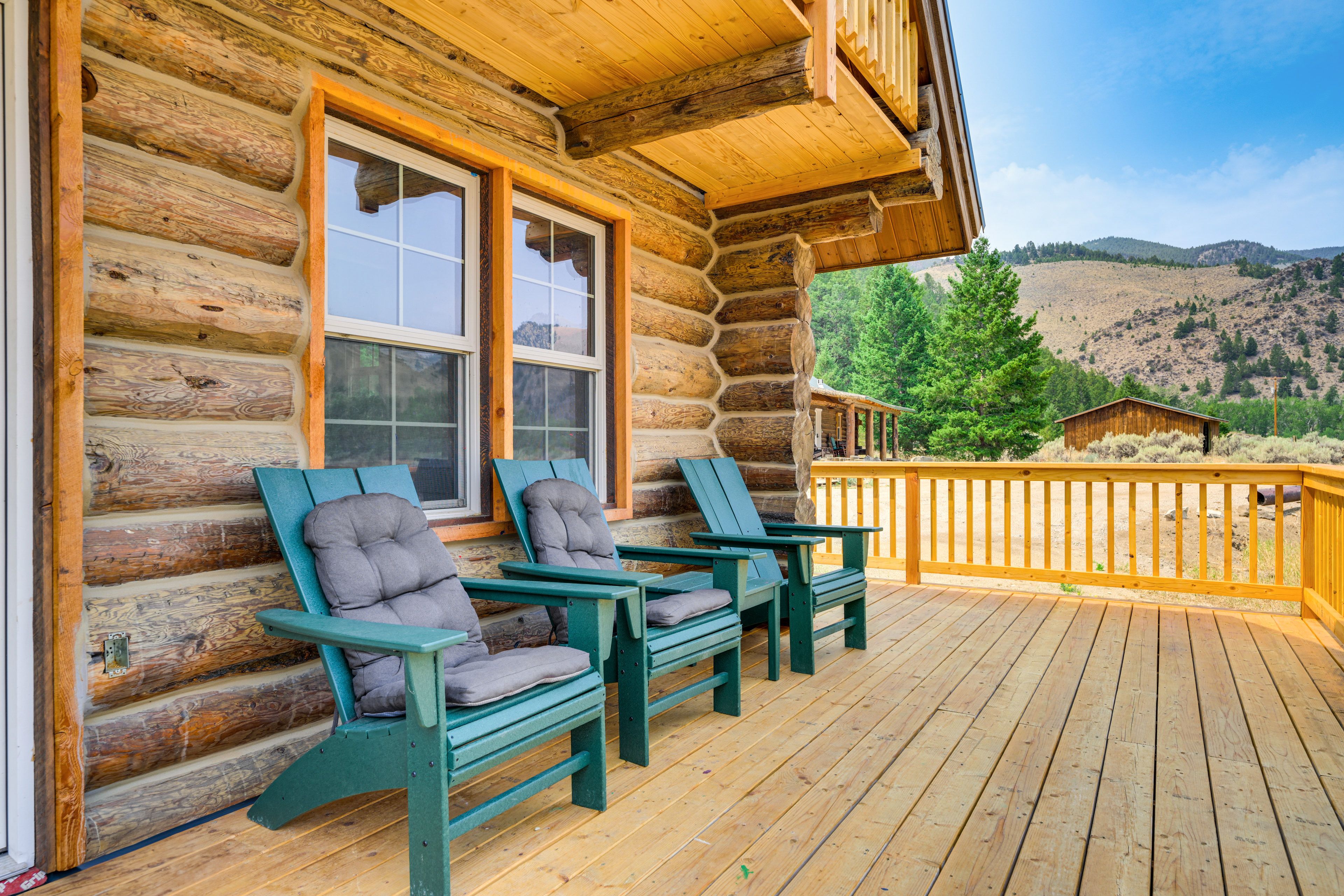 Exterior | Furnished Deck | Views