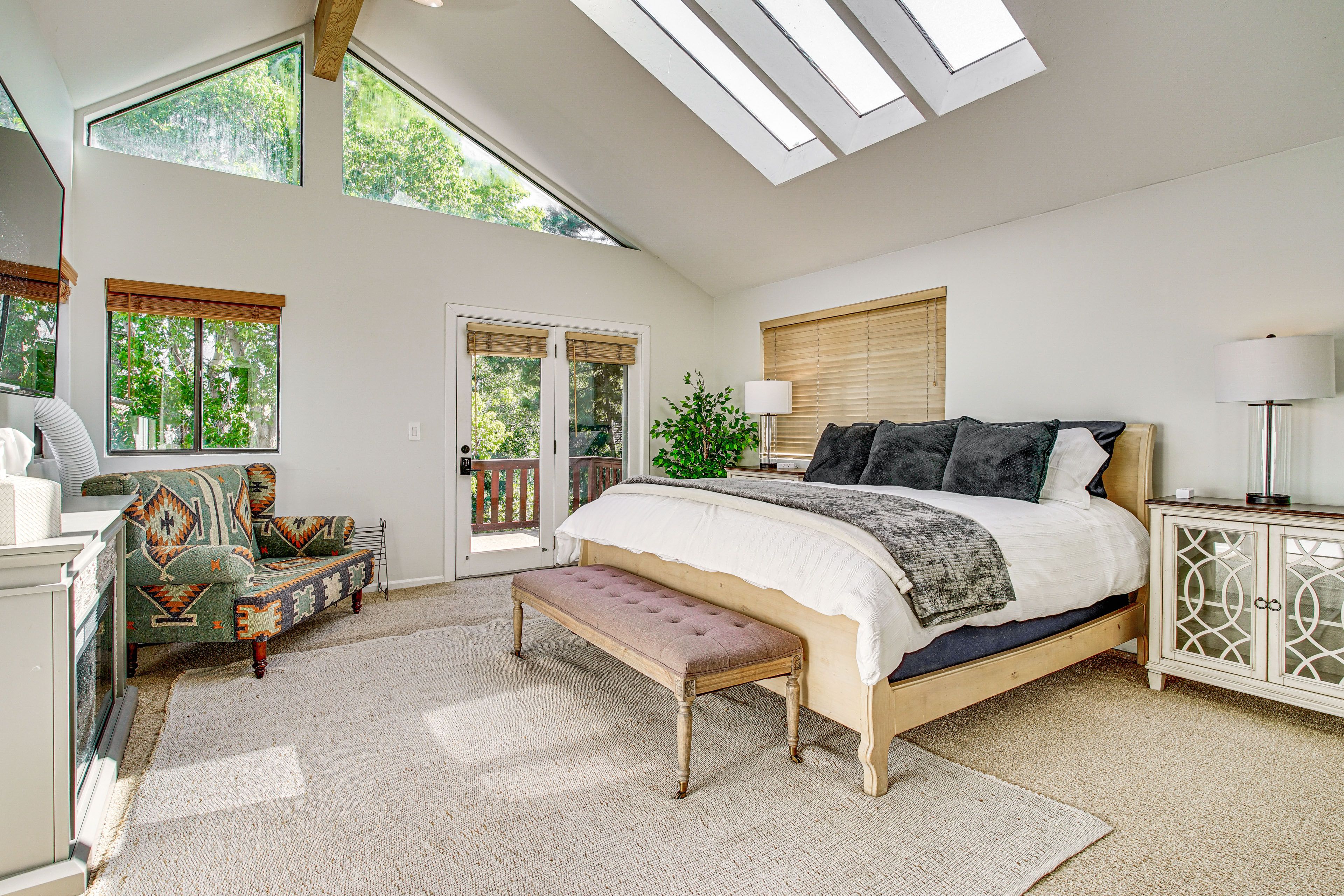 Sandy Vacation Rental | 5BR | 4BA | 3,500 Sq Ft | Stairs Required