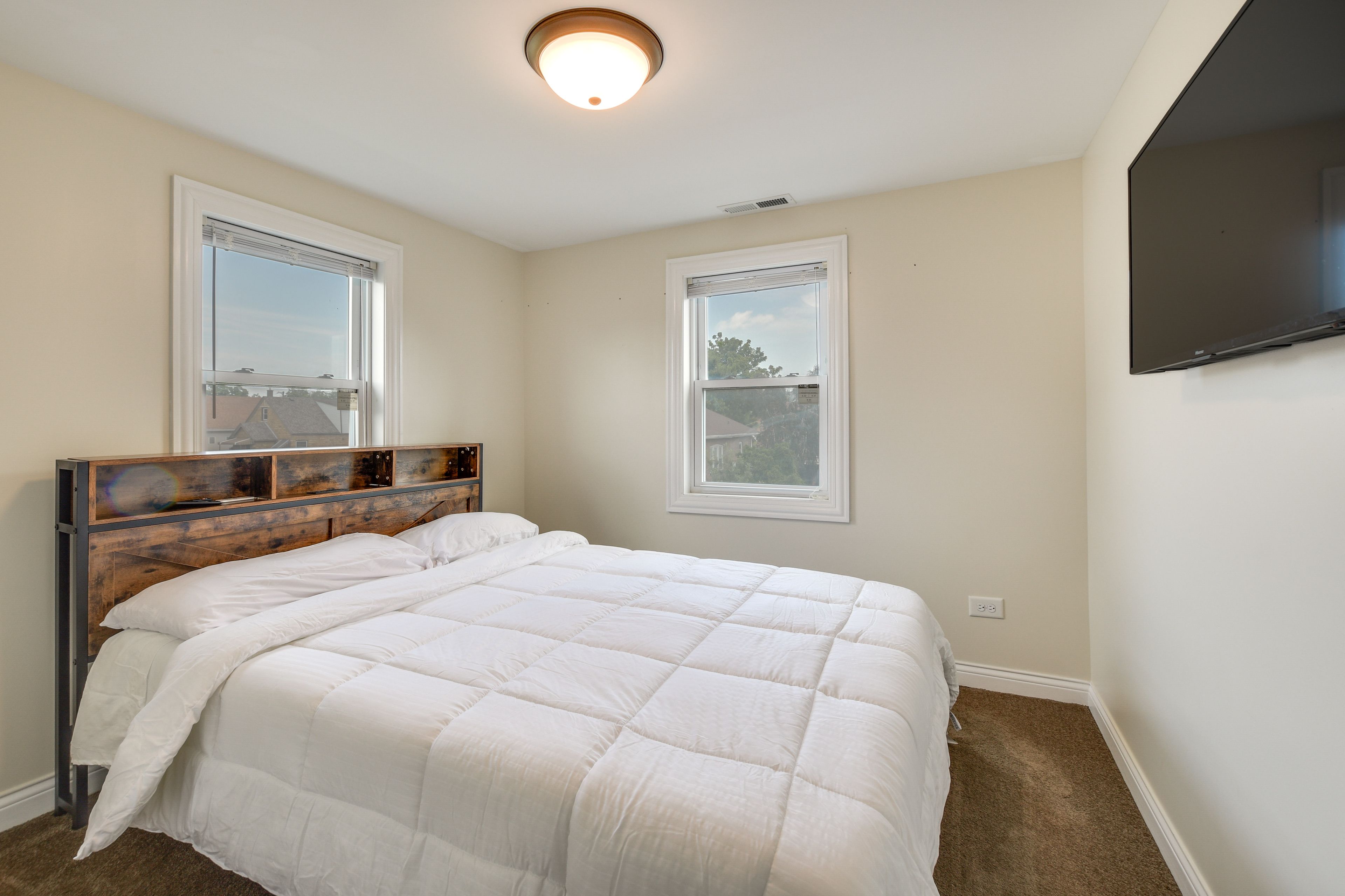 Bedroom 3 | King Bed | Smart TV
