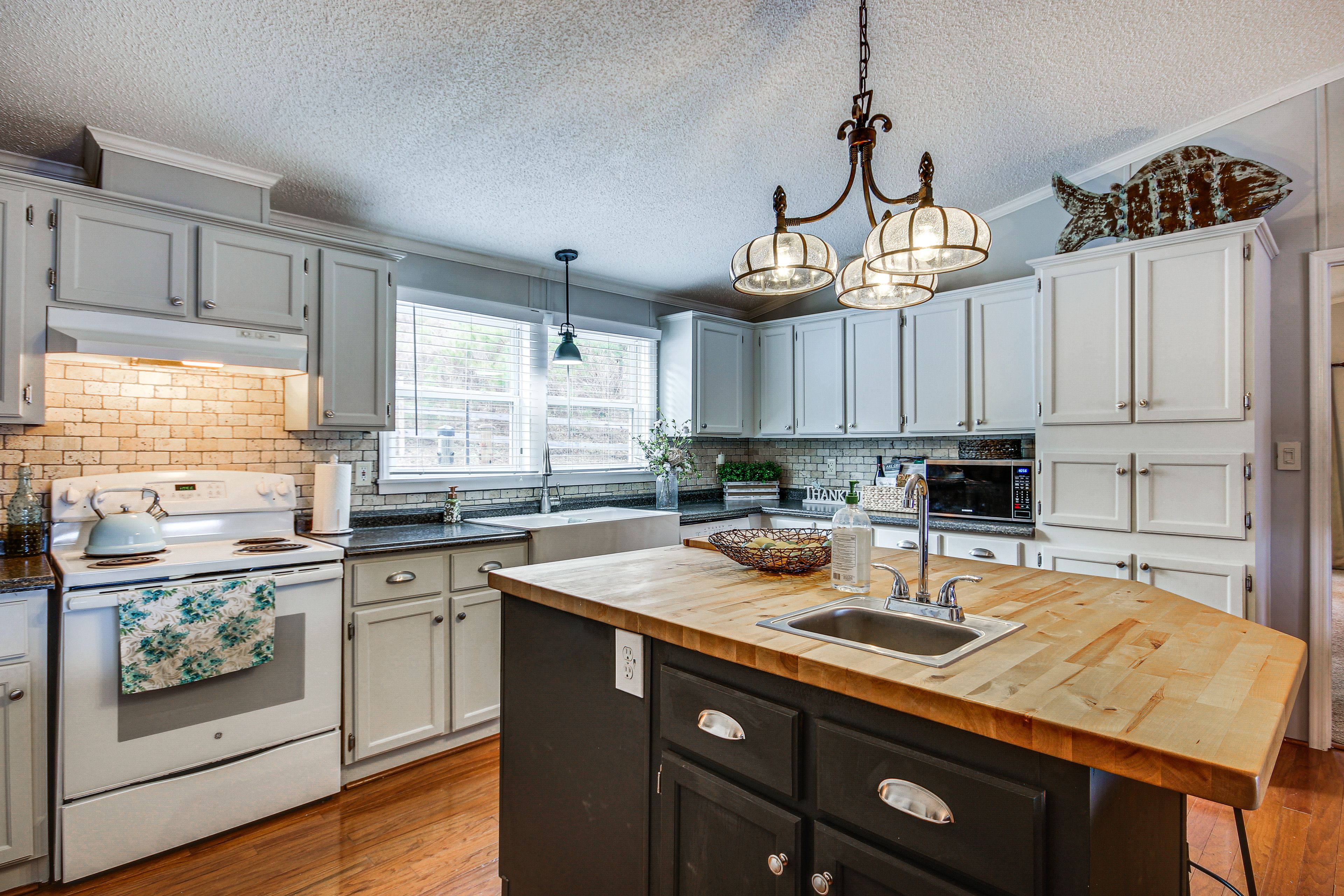 Kitchen | Bar Seating