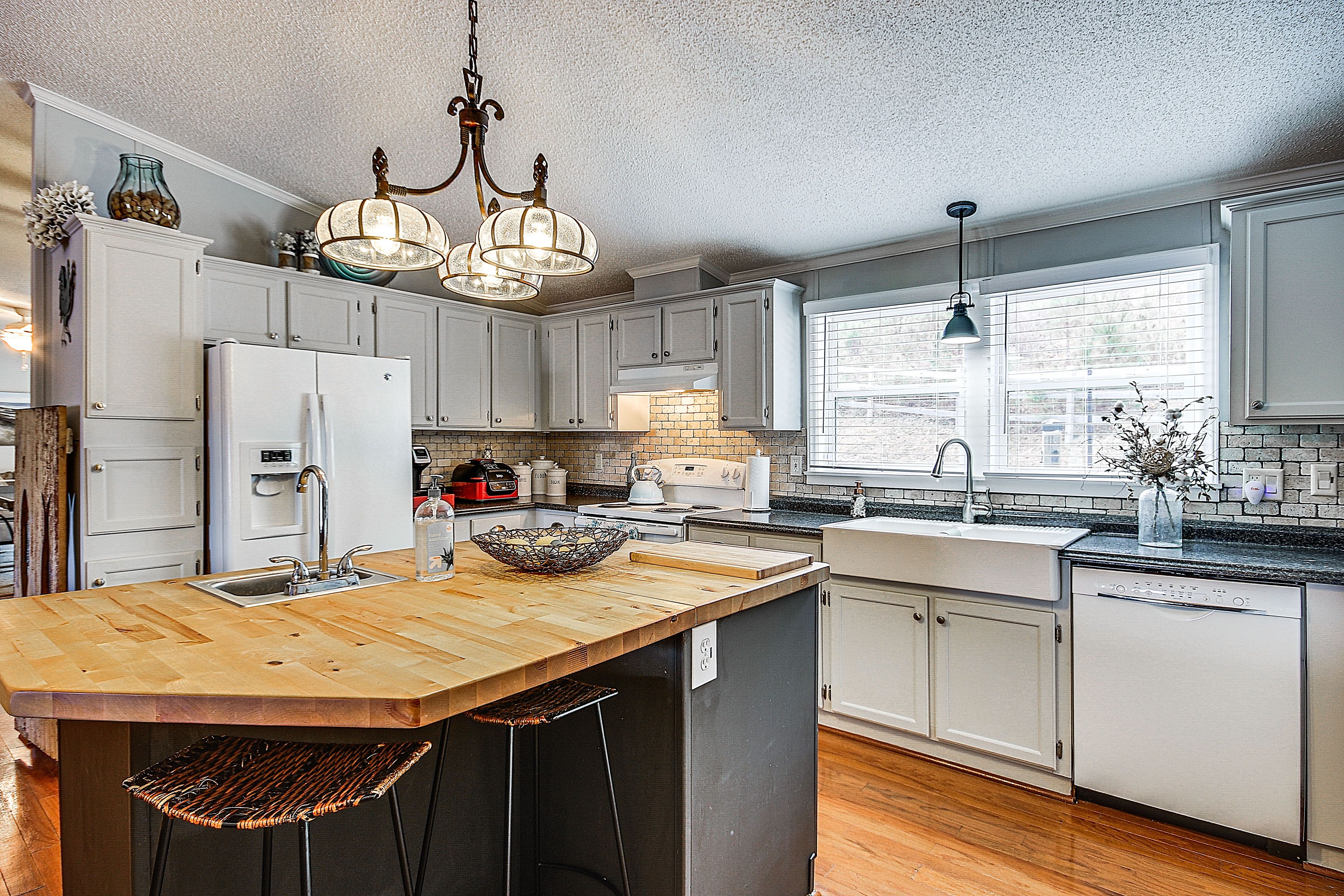 Kitchen | Keurig & Drip Coffee Makers